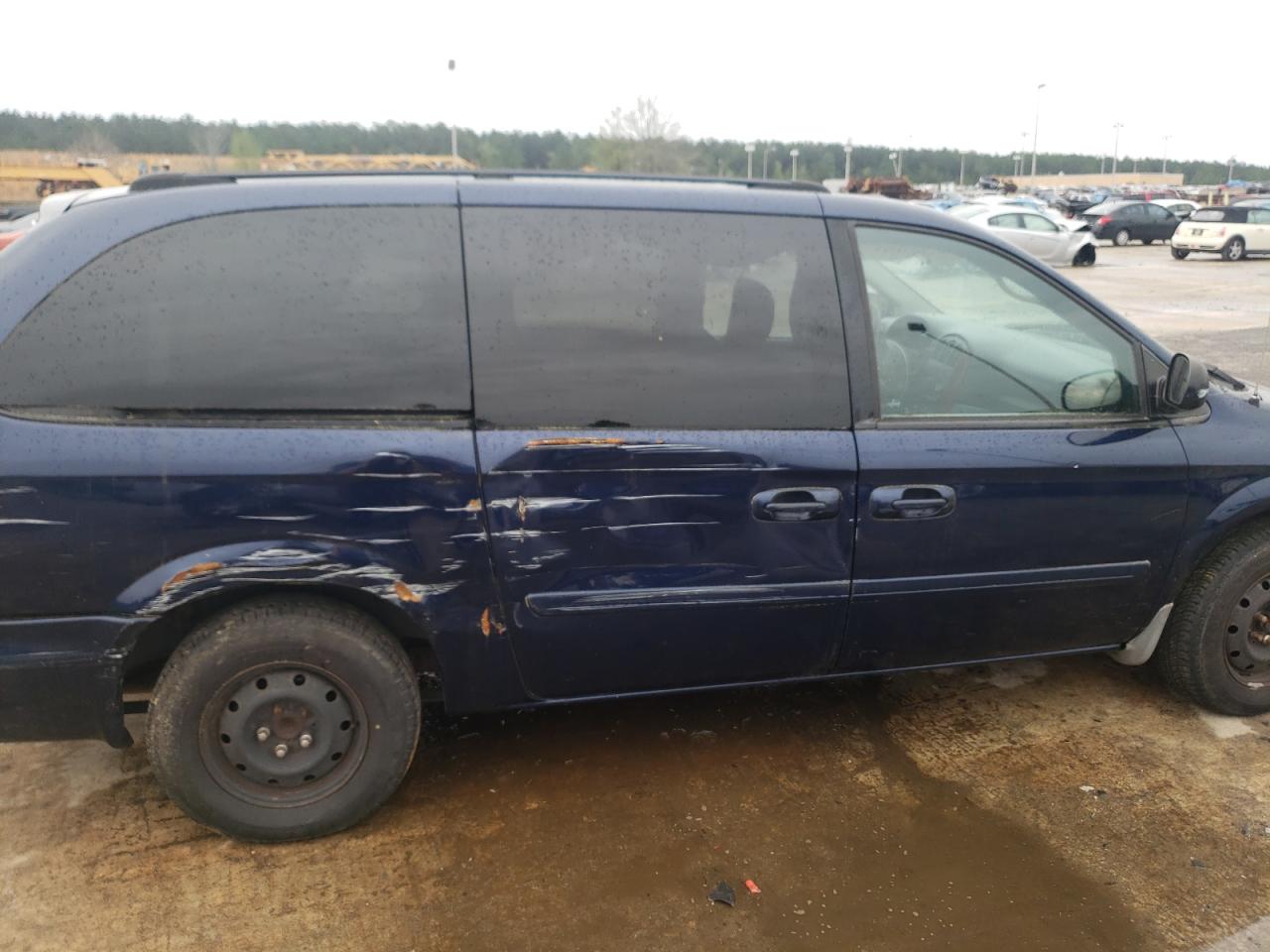 Photo 9 from auction – 2005 CHRYSLER TOWN AND C with VIN 2C4GP44R55R597282