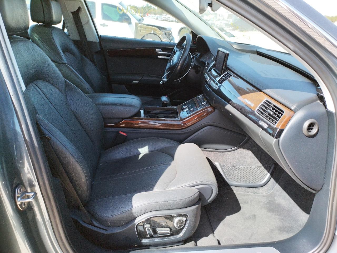 Photo 5 from auction – 2016 AUDI A8 L QUATT with VIN WAU34AFD2GN009603