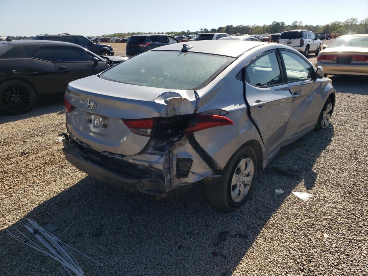 Photo 4 from auction – 2016 HYUNDAI ELANTRA SE with VIN 5NPDH4AE6GH720234
