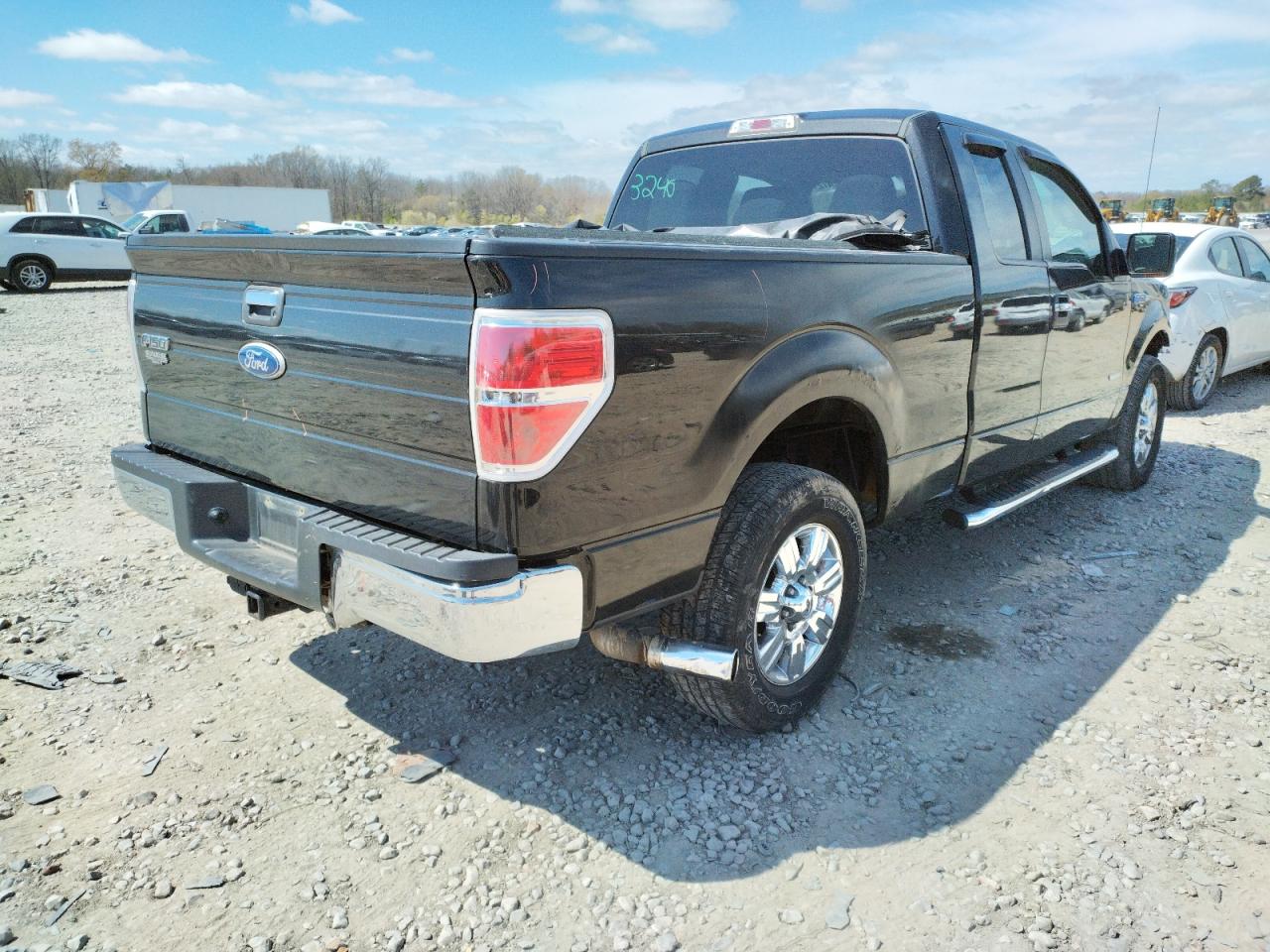 Foto 4 de la subasta – 2012 FORD F150 SUPER con VIN 1FTFX1ET0CFB40730