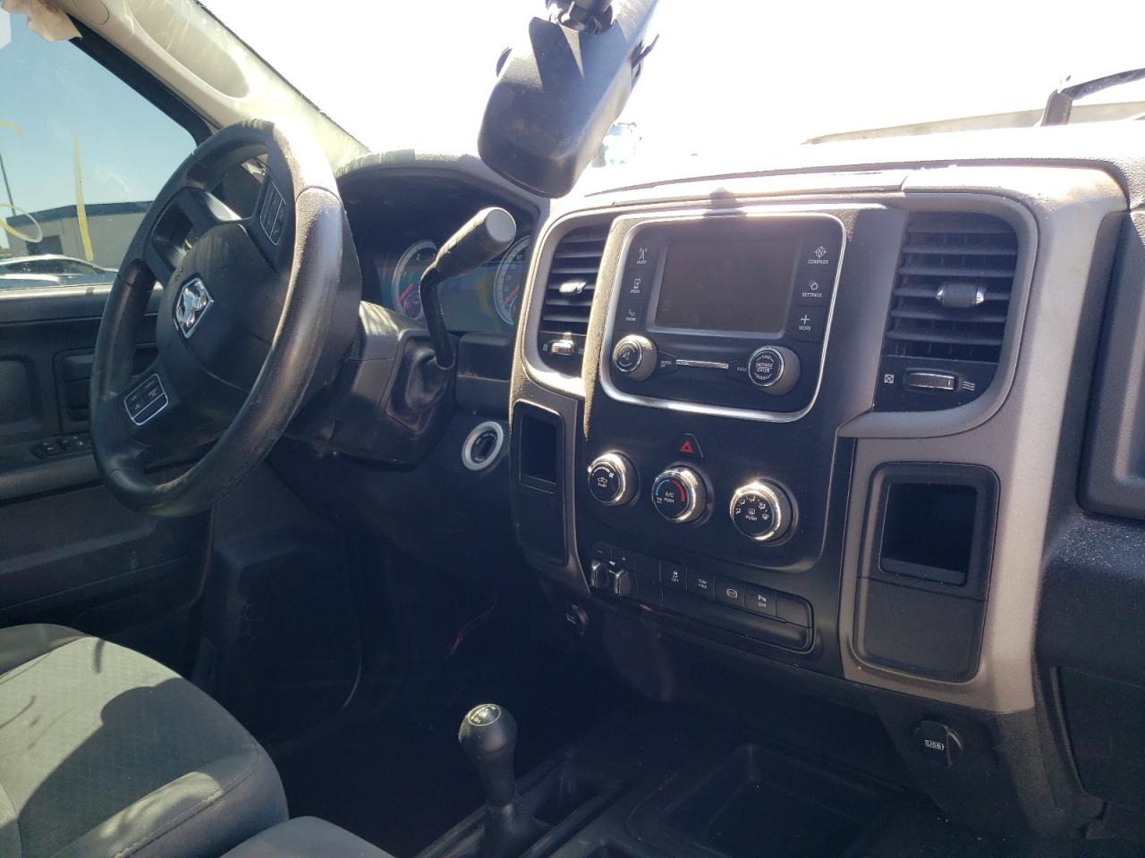 صورة رقم 9 من المزاد - 2015 RAM 2500 ST مع VIN 3C6UR5HL4FG650867