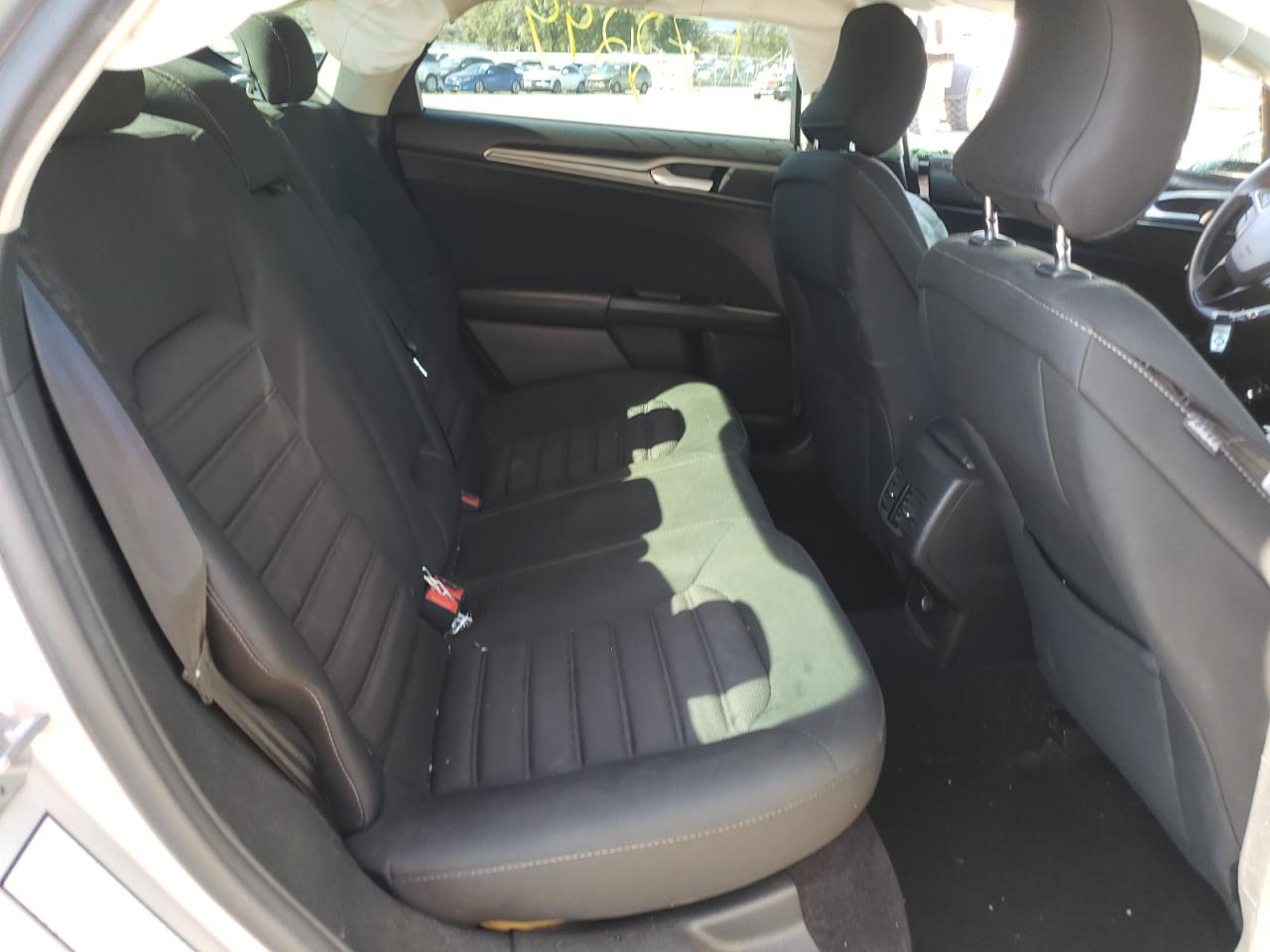 Photo 6 from auction – 2017 FORD FUSION SE with VIN 3FA6P0LU3HR238401