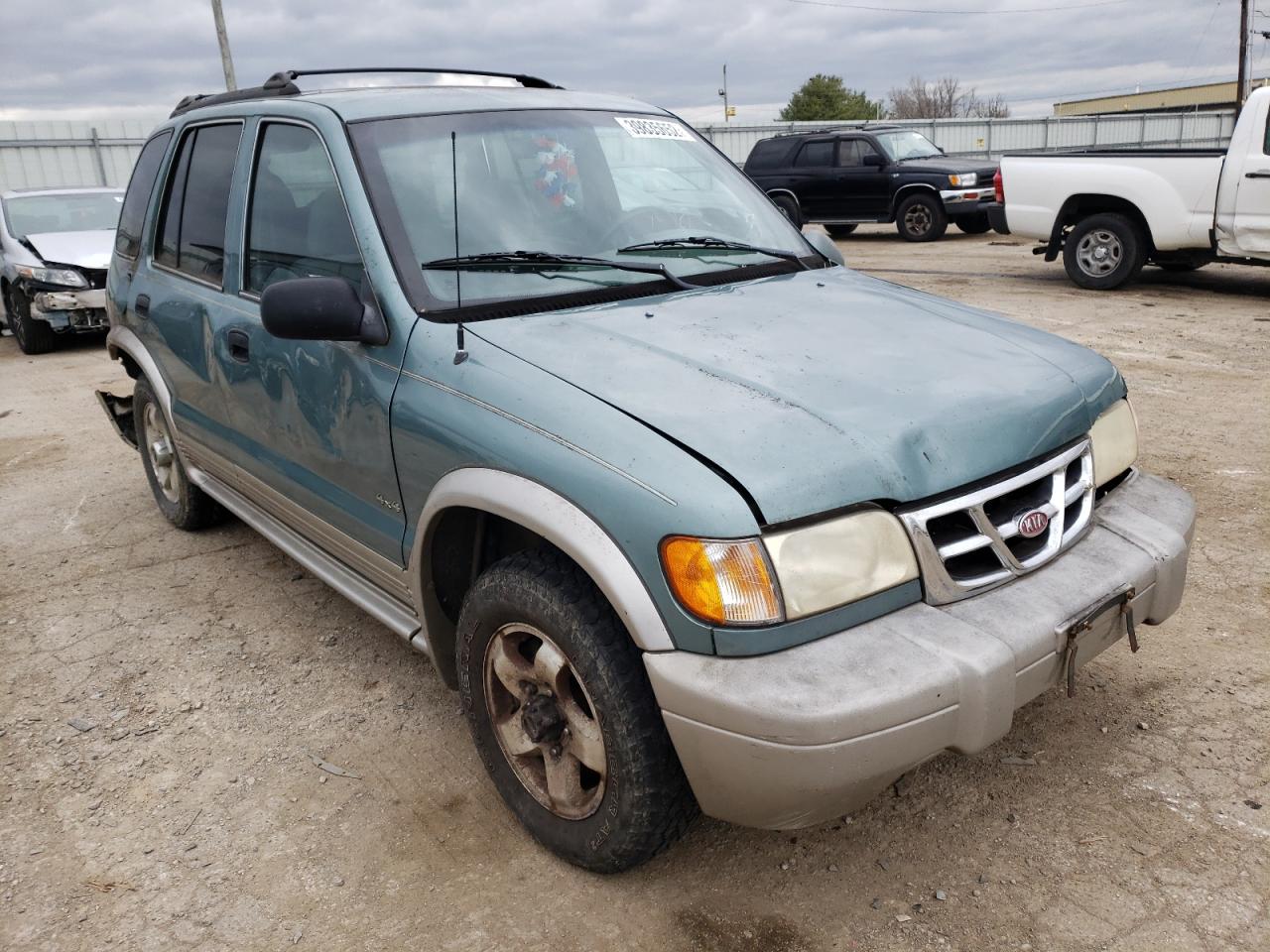 KIA SPORTAGE 2000 with VIN KNDJA7238Y5656236 - Photo from auction