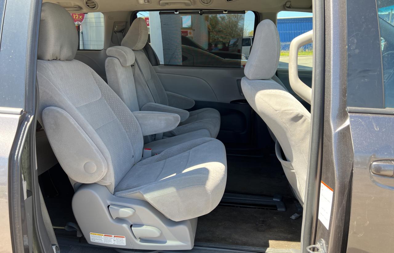 Photo 6 from auction – 2015 TOYOTA SIENNA LE with VIN 5TDKK3DC3FS591035