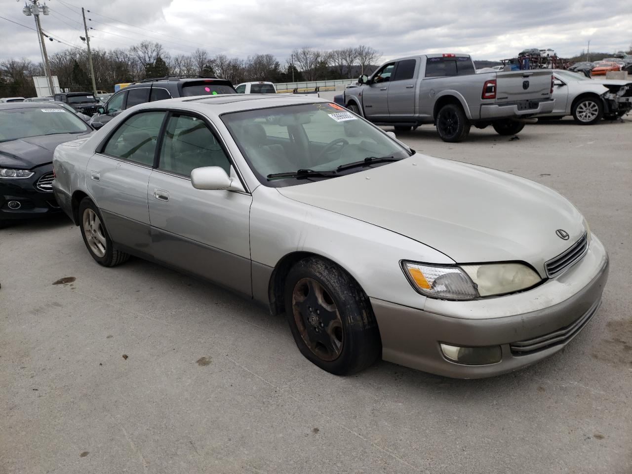 Photo 9 from auction – 2000 LEXUS ES 300 with VIN JT8BF28G3Y5086325
