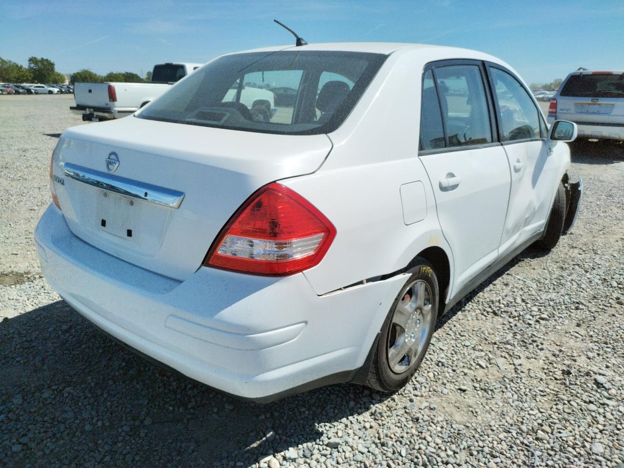 Photo 4 from auction – 2011 NISSAN VERSA S with VIN 3N1BC1AP3BL361748
