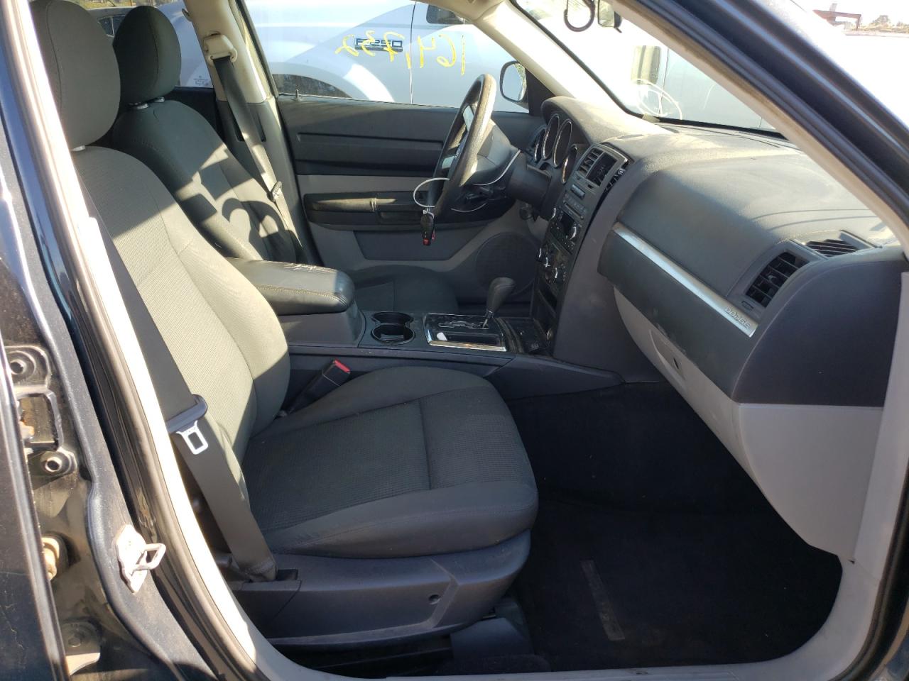 Photo 5 from auction – 2008 DODGE MAGNUM with VIN 2D4FV47T98H184559