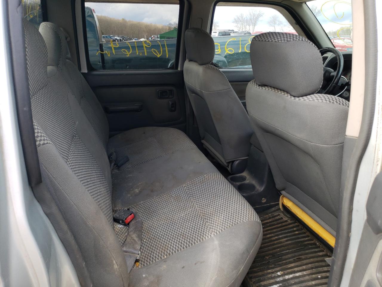 Photo 6 from auction – 2001 NISSAN FRONTIER with VIN 1N6ED27Y11C323133