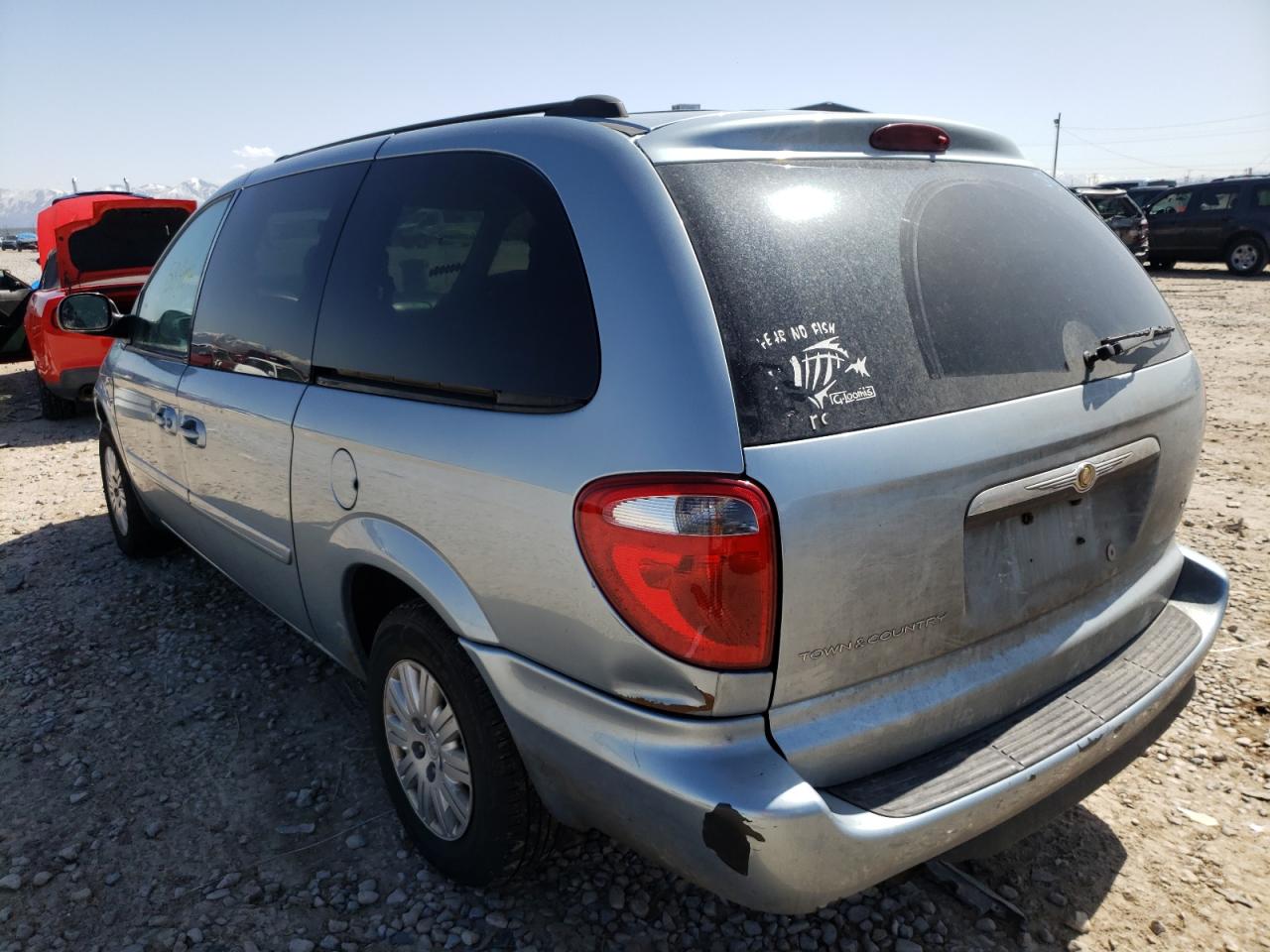 Photo 3 from auction – 2005 CHRYSLER TOWN & COU with VIN 2C4GP44R45R558747