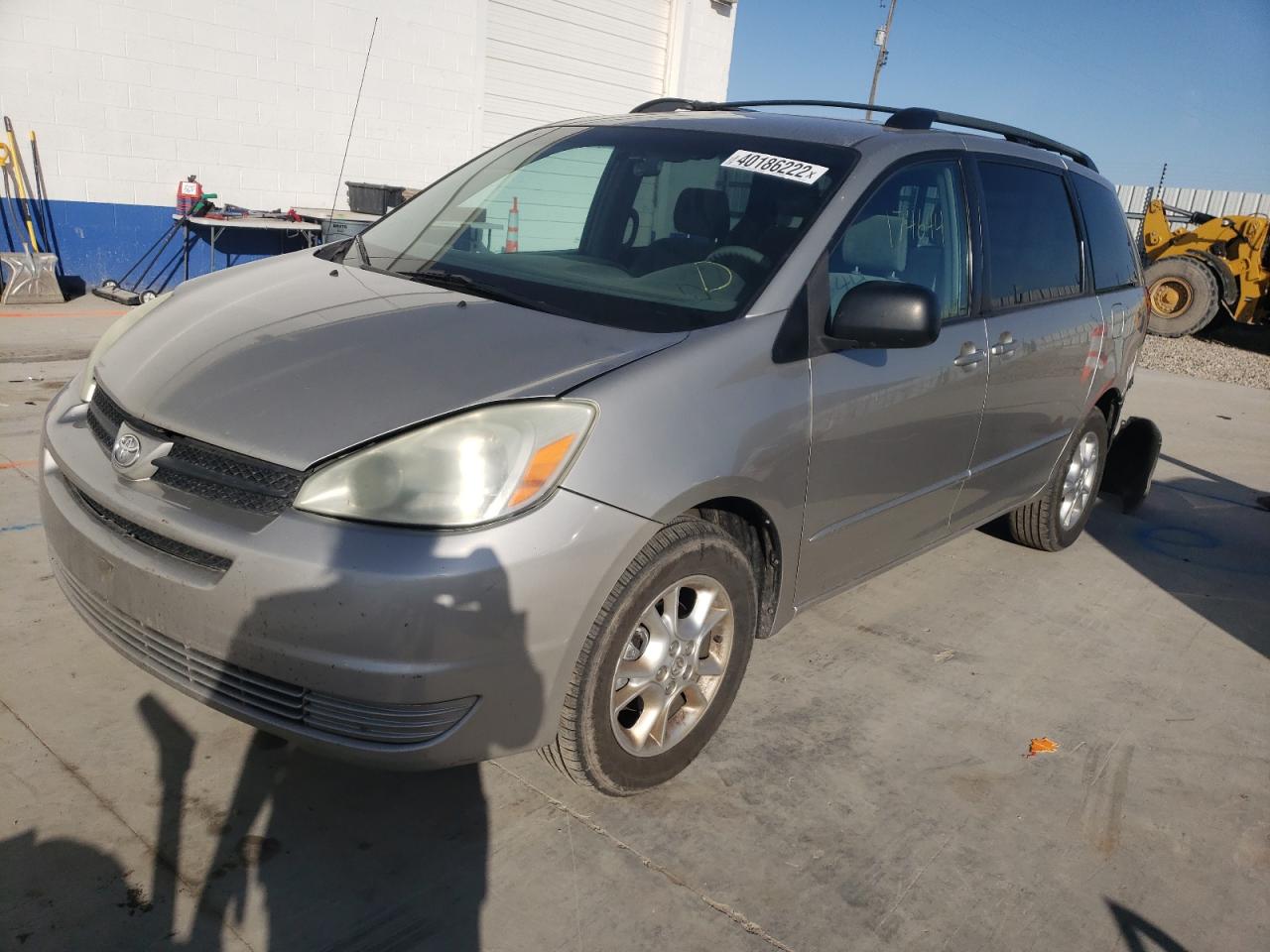 Photo 2 from auction – 2004 TOYOTA SIENNA LE with VIN 5TDBA23C64S022501
