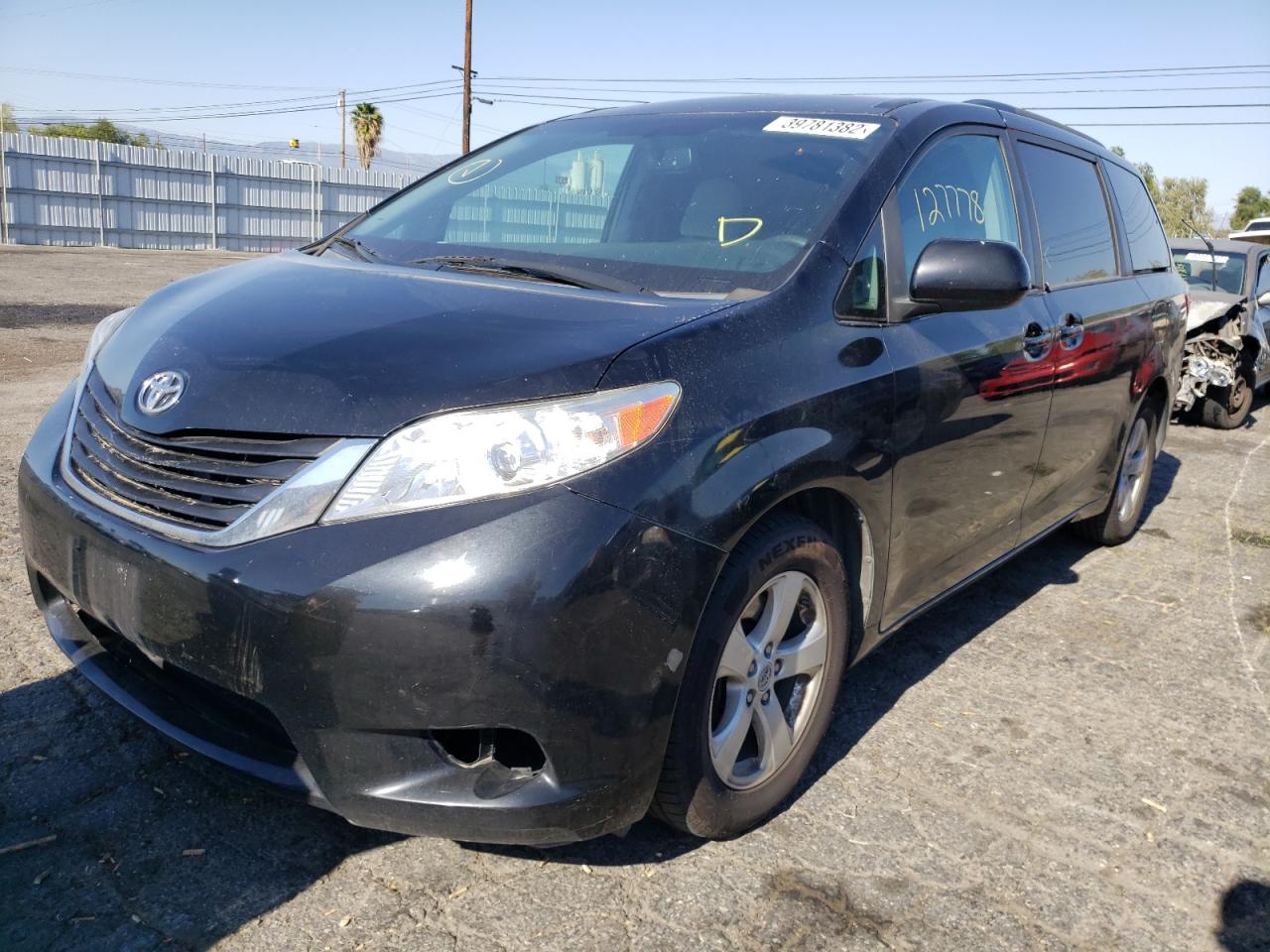 Photo 9 from auction – 2015 TOYOTA SIENNA LE with VIN 5TDKK3DC7FS668912