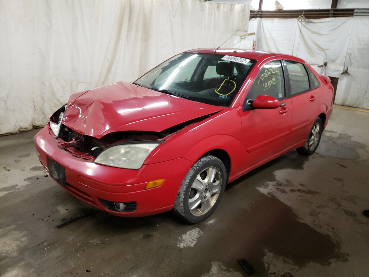 Photo 2 from auction – 2005 FORD FOCUS ZX4 with VIN 1FAFP38Z55W103113