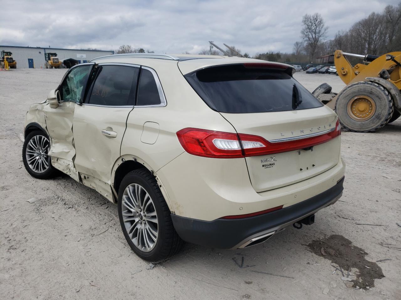 Photo 3 from auction – 2016 LINCOLN MKX RESERV with VIN 2LMTJ6LR6GBL60180
