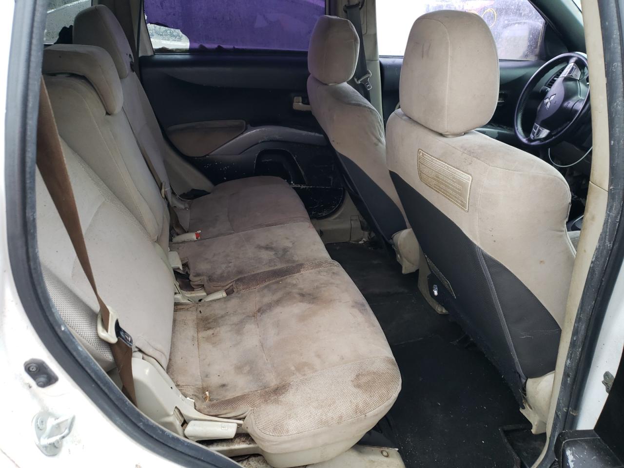 Photo 6 from auction – 2007 MITSUBISHI OUTLANDER with VIN JA4MS31X57U010237