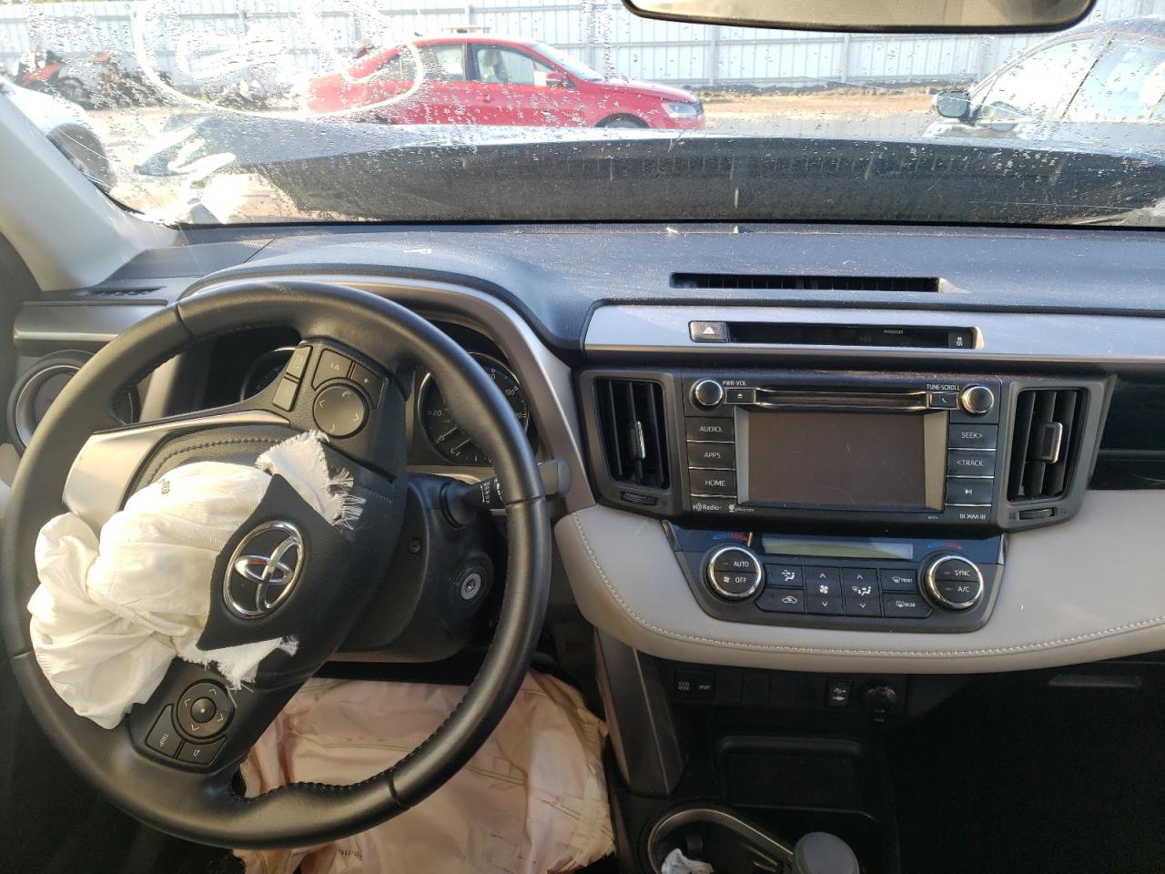 Photo 9 from auction – 2016 TOYOTA RAV4 XLE with VIN JTMWFREV2GD091843