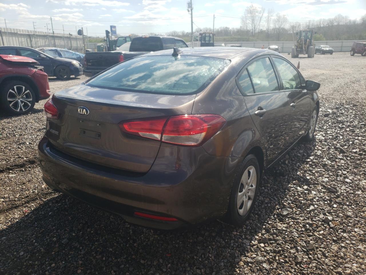 Photo 4 from auction – 2018 KIA FORTE LX with VIN 3KPFK4A79JE198674