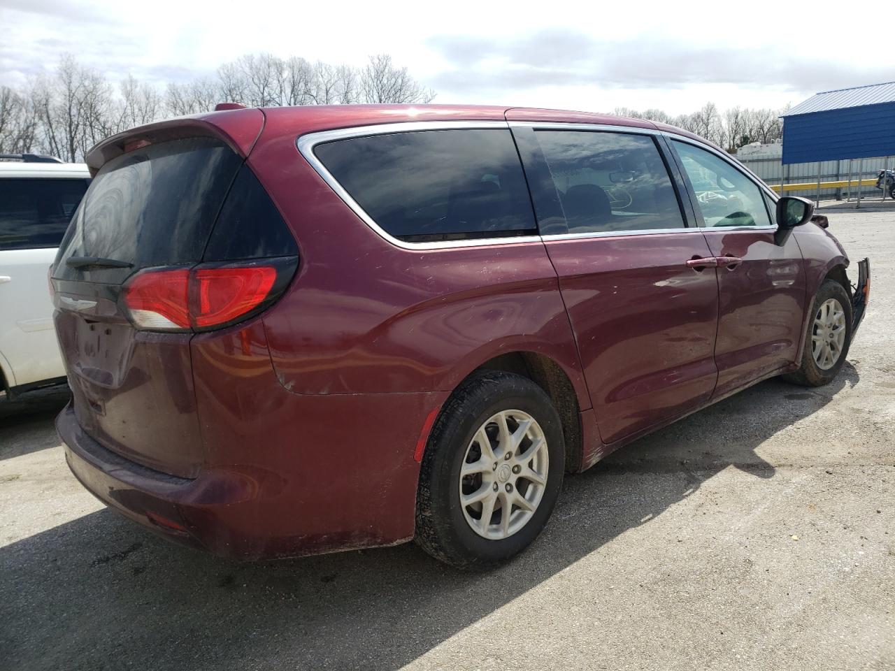 Photo 4 from auction – 2017 CHRYSLER PACIFICA T with VIN 2C4RC1DG4HR723265