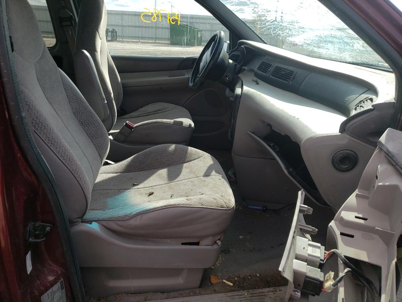 Photo 5 from auction – 1998 FORD WINDSTAR with VIN 2FMZA5141WBD70962
