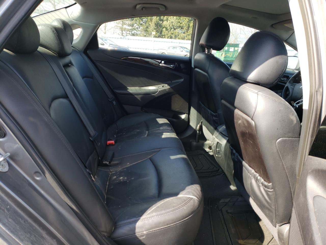 Photo 6 from auction – 2013 HYUNDAI SONATA SE with VIN 5NPEC4AB8DH688729