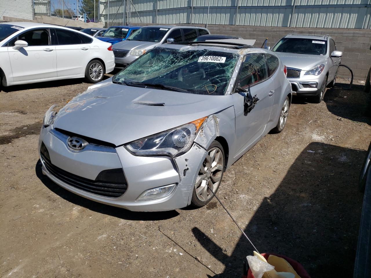 Photo 2 from auction – 2015 HYUNDAI VELOSTER with VIN KMHTC6AD5FU240733