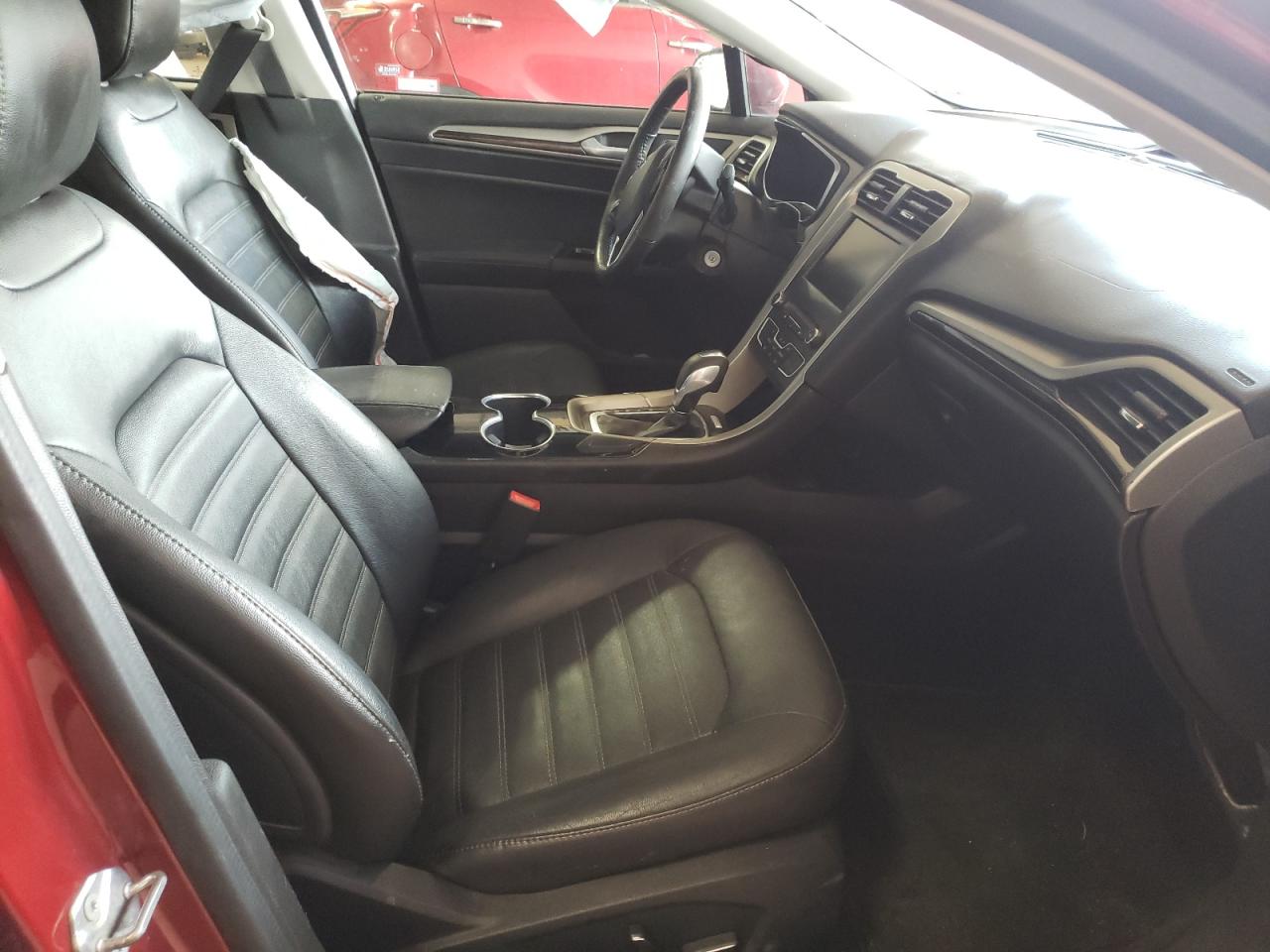Photo 5 from auction – 2016 FORD FUSION SE with VIN 3FA6P0HD5GR184428