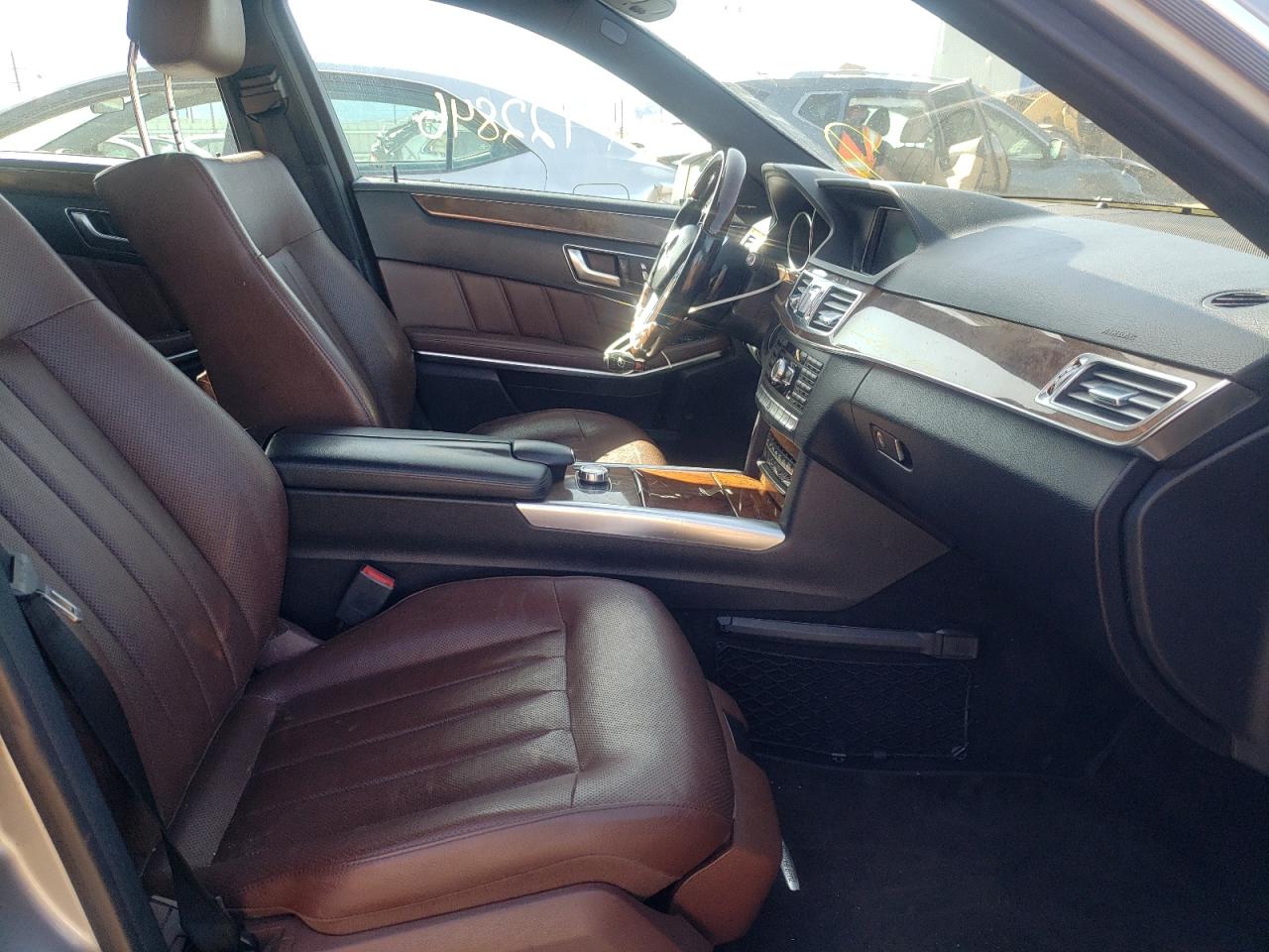 Photo 5 from auction – 2014 MERCEDES-BENZ E 550 4MAT with VIN WDDHF9BB5EA874694