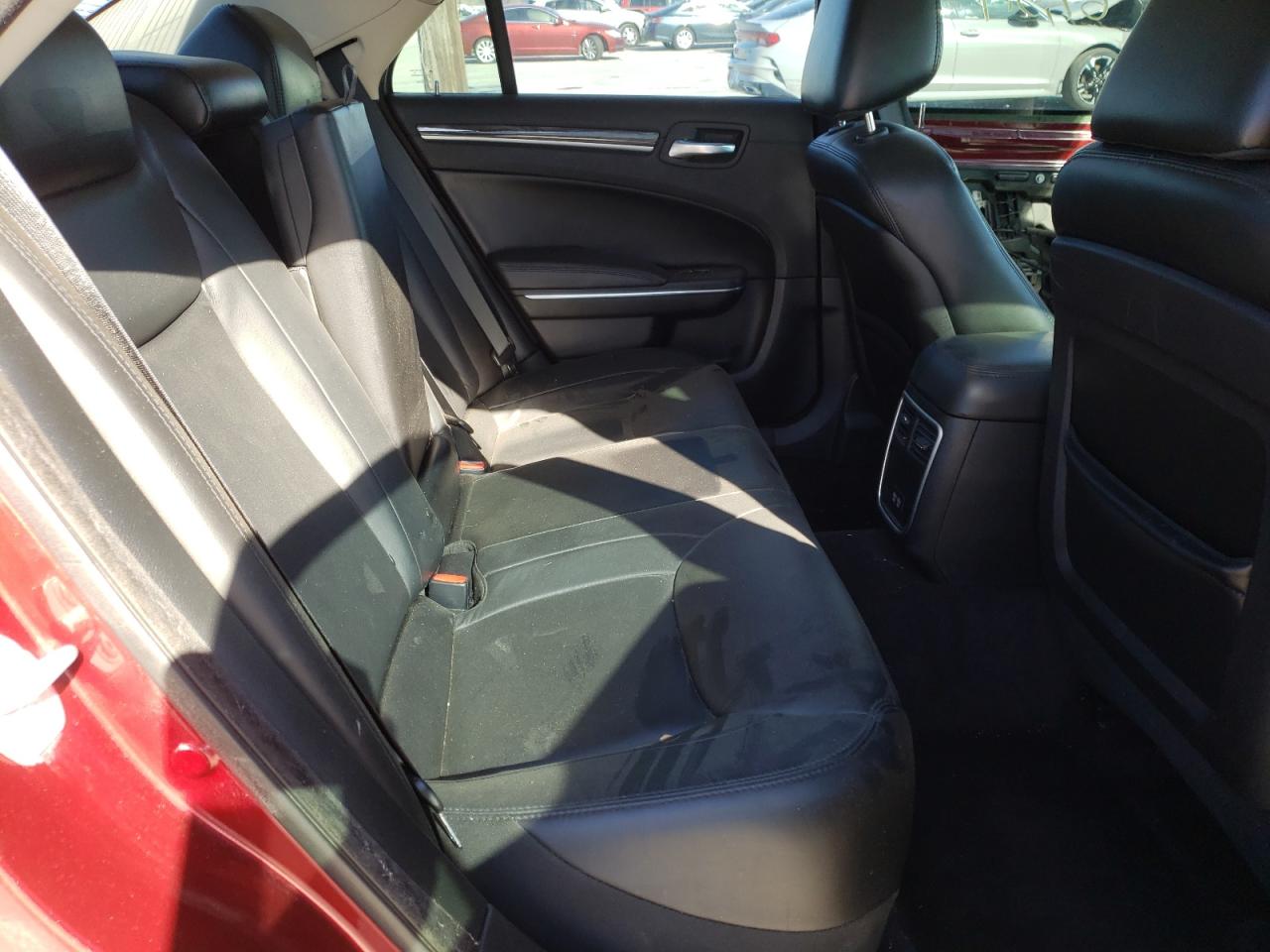 Photo 6 from auction – 2017 CHRYSLER 300 LIMITE with VIN 2C3CCAAG8HH612738