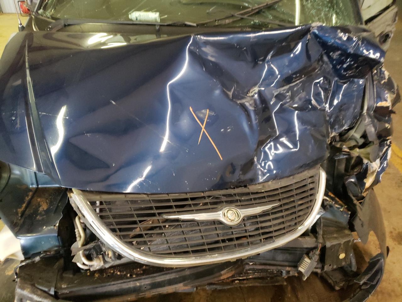 Photo 7 from auction – 2003 CHRYSLER TOWN & COU with VIN 2C4GP74LX3R184493