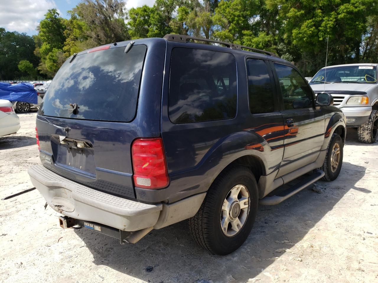 Photo 4 from auction – 2003 FORD EXPLORER S with VIN 1FMYU60E83UA70425