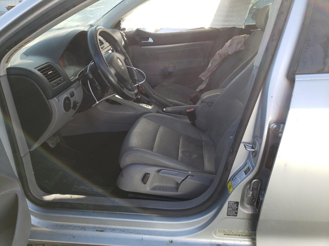 Photo 5 from auction – 2007 VOLKSWAGEN JETTA 2.5 with VIN 3VWSF81K87M014982