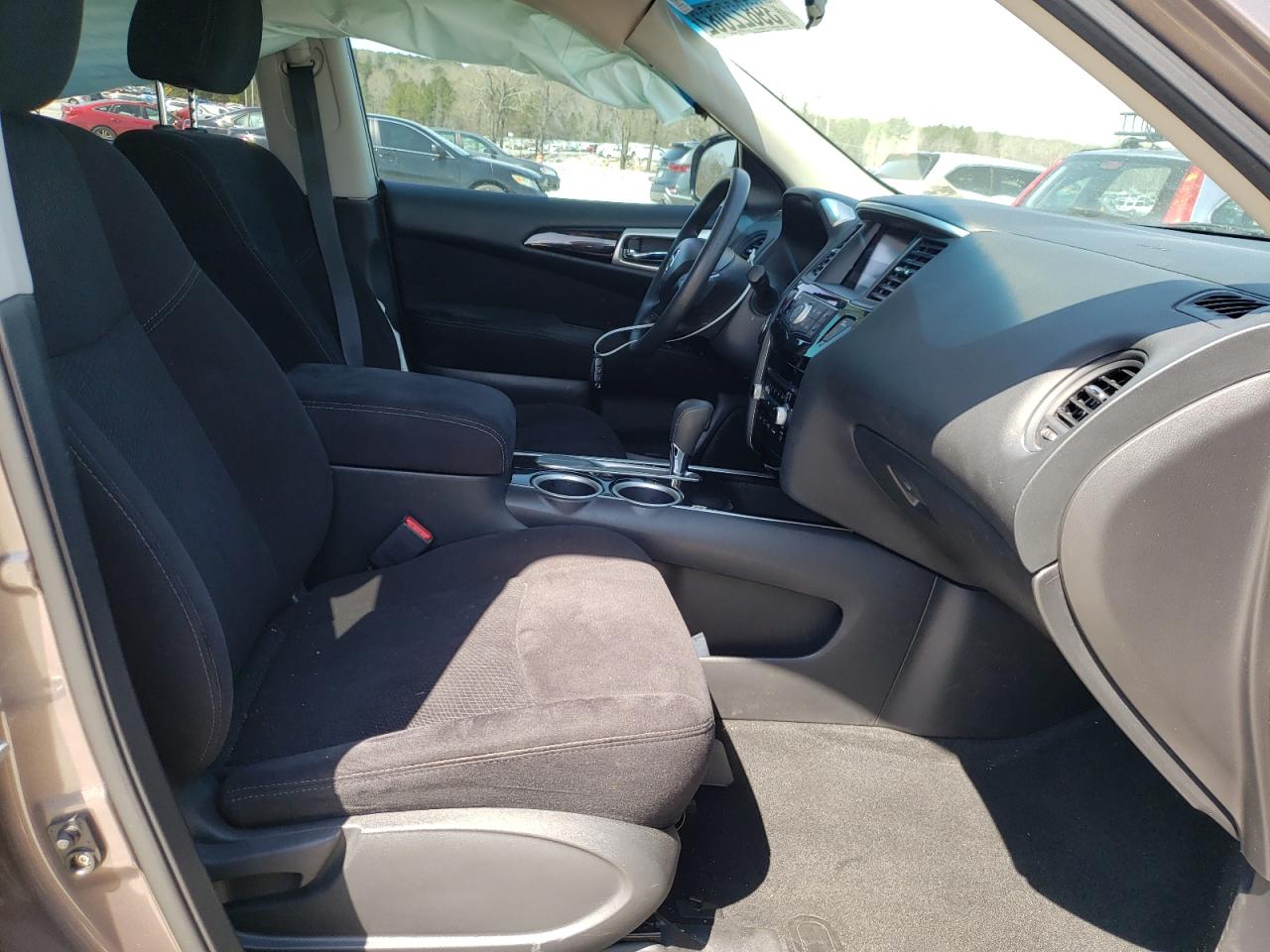 Photo 5 from auction – 2013 NISSAN PATHFINDER with VIN 5N1AR2MN4DC663941