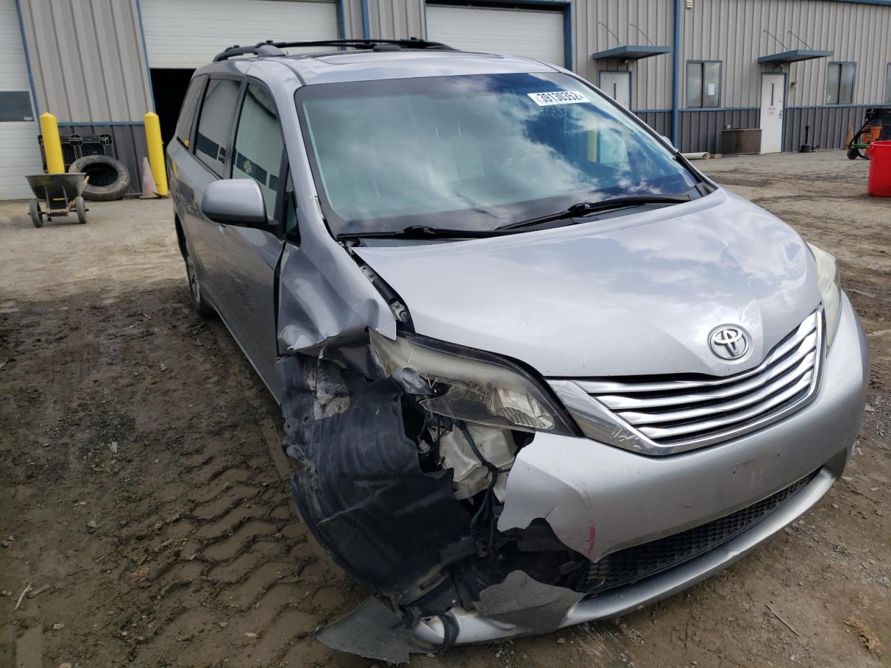 TOYOTA SIENNA XLE 2011 with VIN 5TDDK3DC4BS001119 - Photo from auction