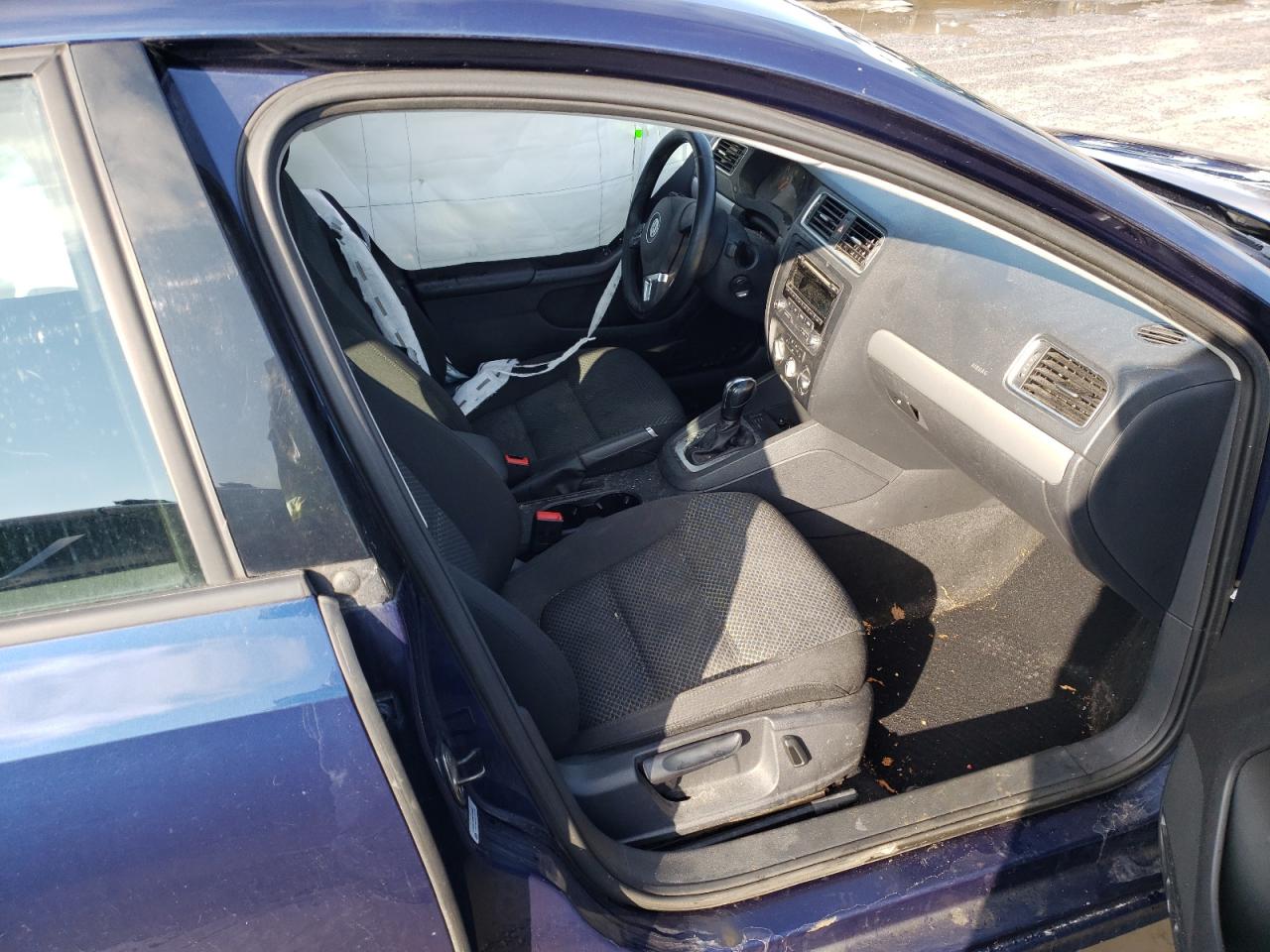 Photo 5 from auction – 2014 VOLKSWAGEN JETTA SE with VIN 3VWDK7AJ2EM415656