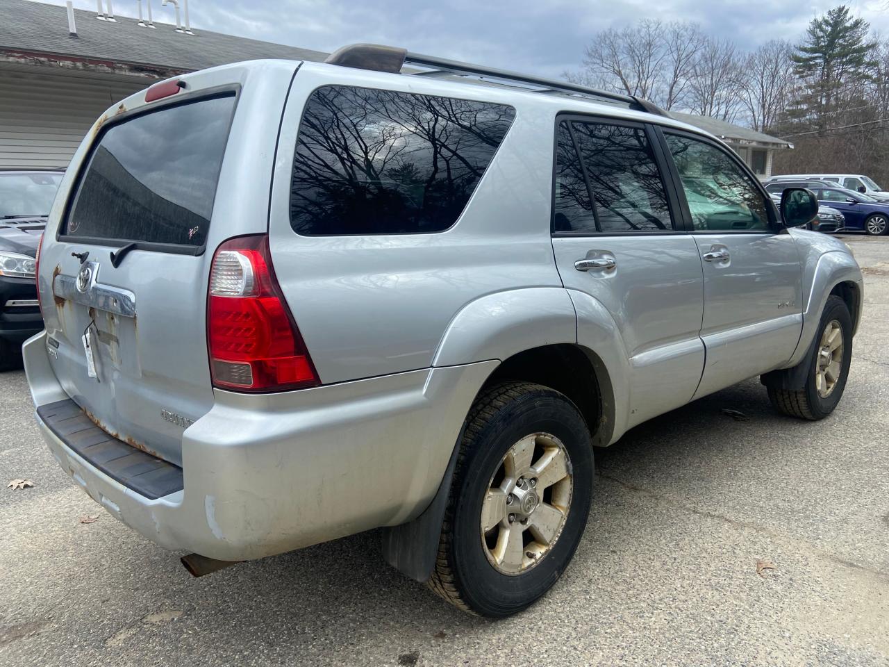 Photo 4 from auction – 2007 TOYOTA 4RUNNER SR with VIN JTEBU14R170120293
