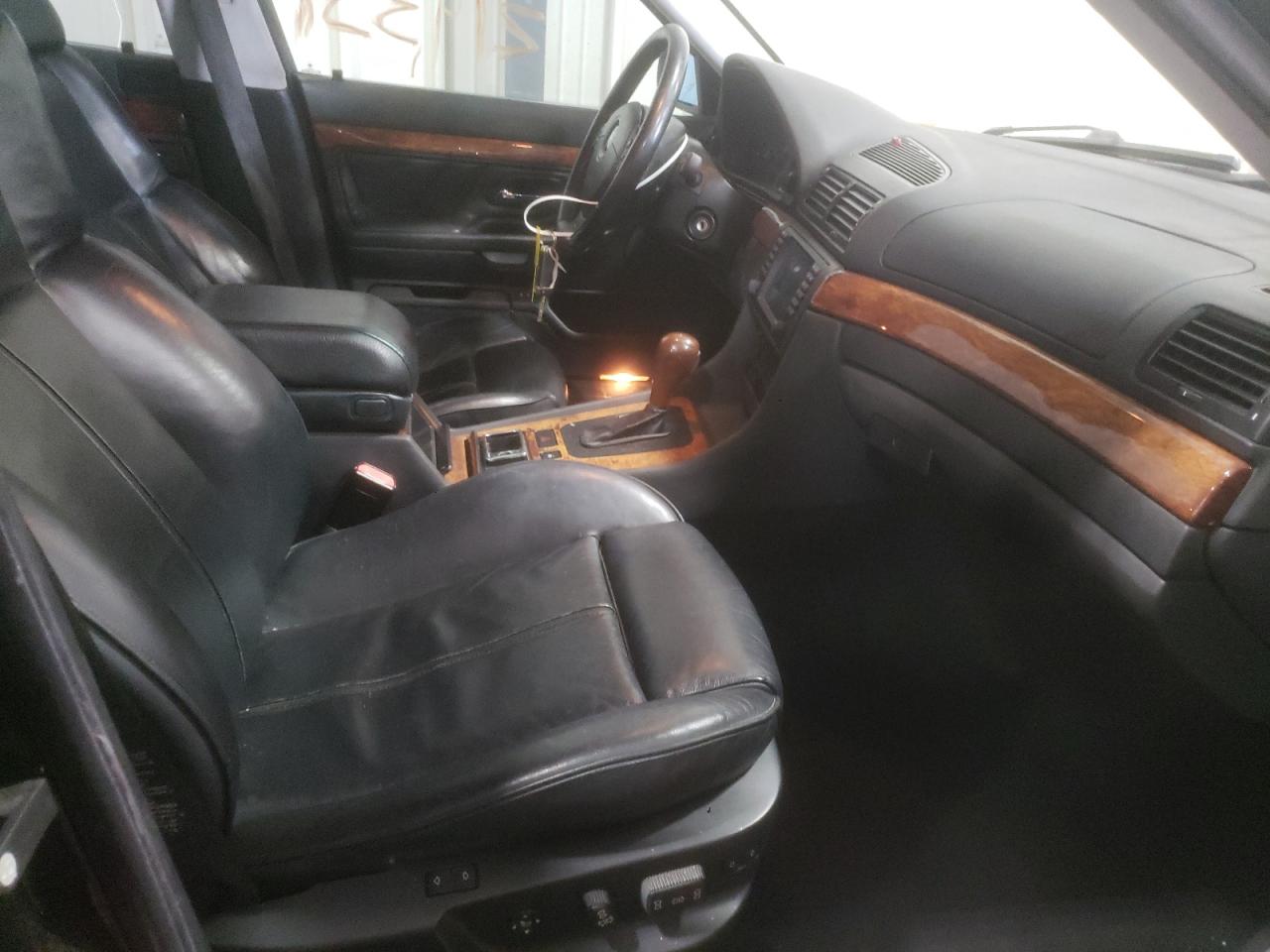 Photo 5 from auction – 2000 BMW 740 I AUTO with VIN WBAGG8342YDN76858