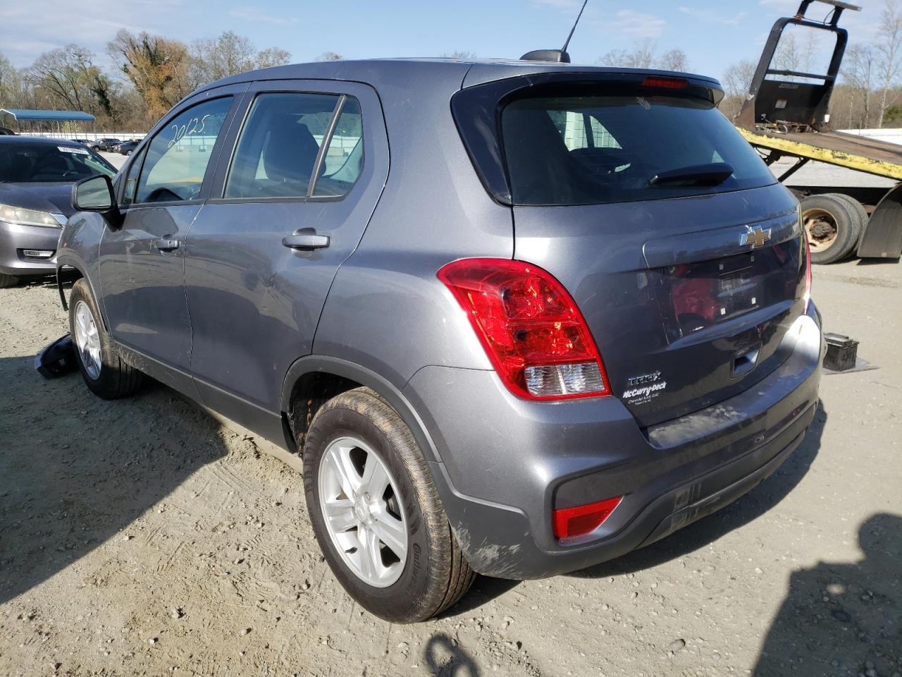 Photo 3 from auction – 2020 CHEVROLET TRAX LS with VIN 3GNCJKSB0LL275192