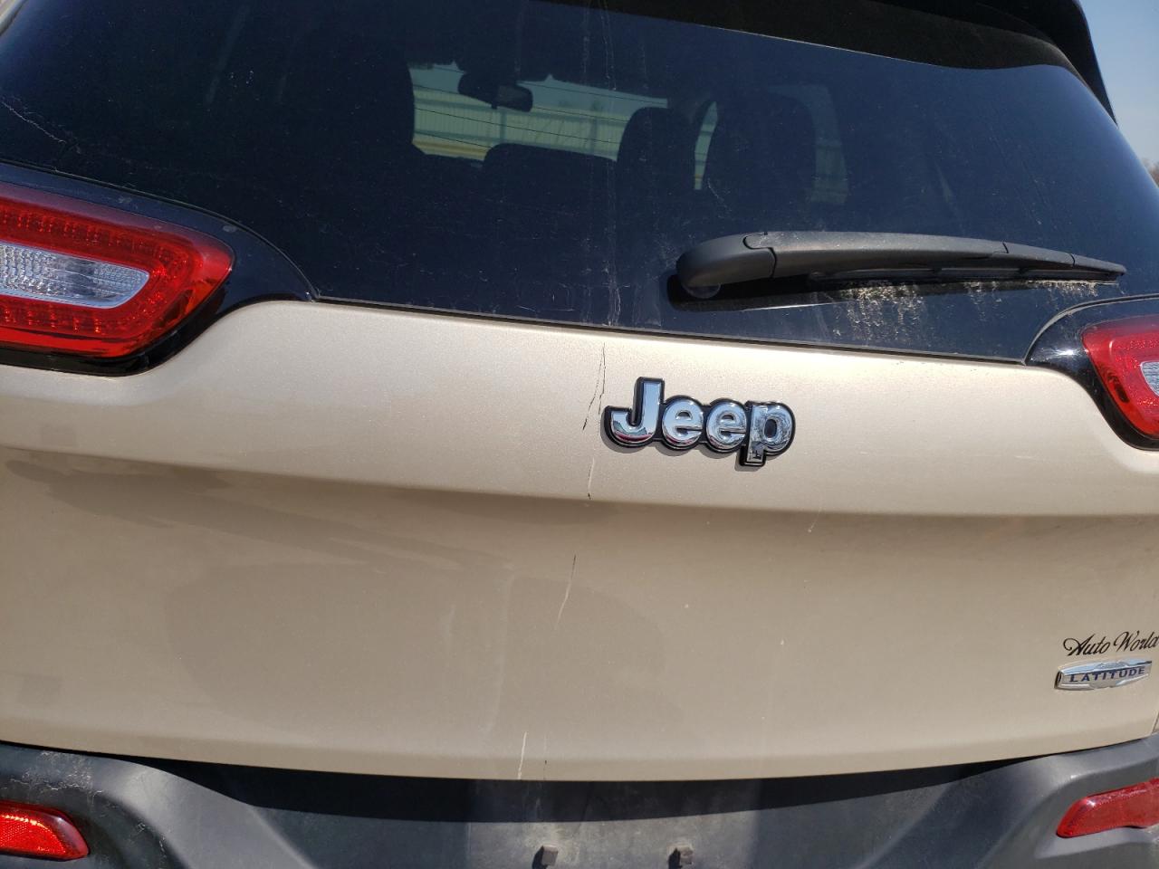 Photo 9 from auction – 2014 JEEP CHEROKEE L with VIN 1C4PJLCB3EW205407