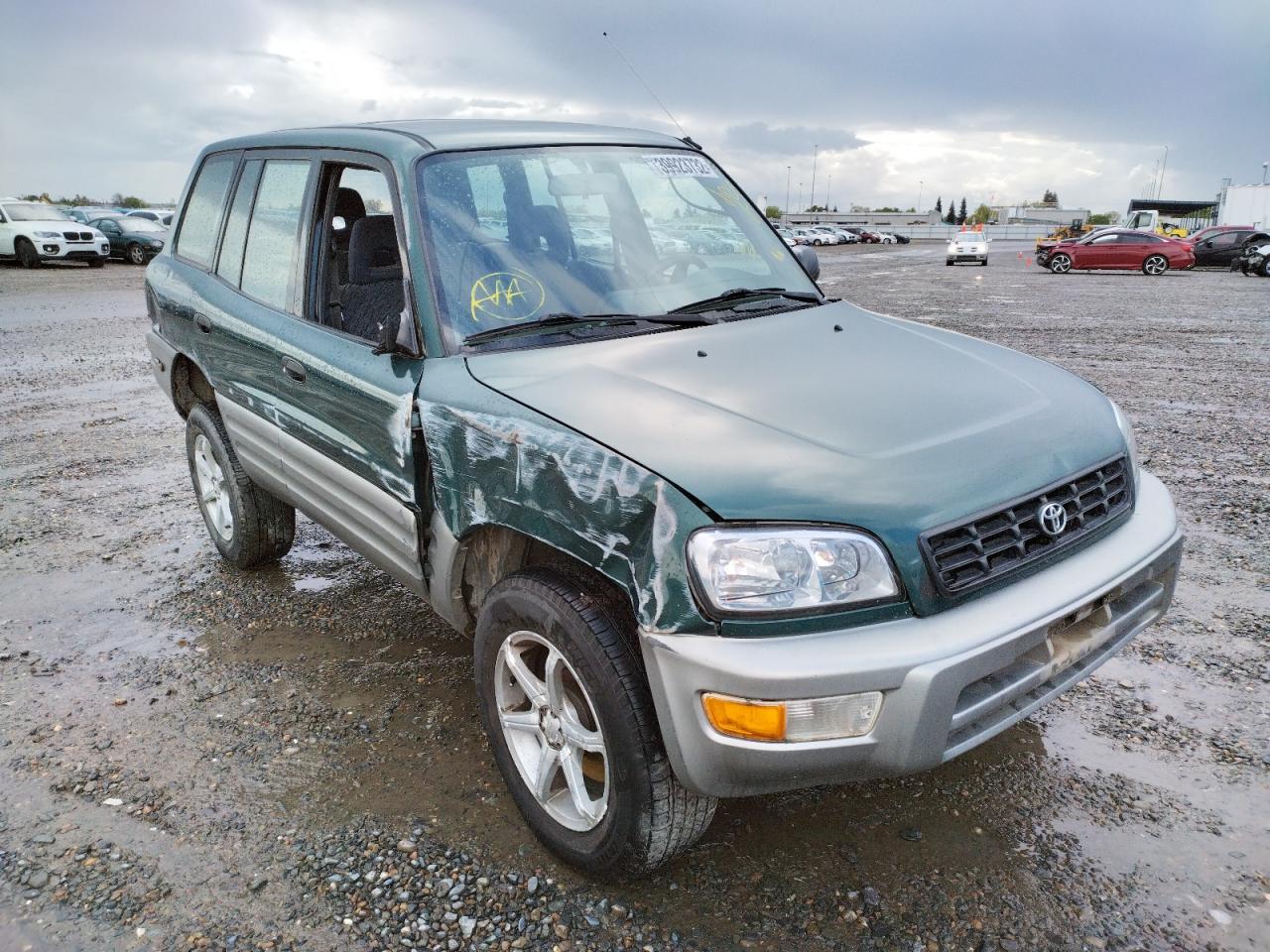 TOYOTA RAV4 2000 with VIN JT3HP10V3Y0232446 - Photo from auction