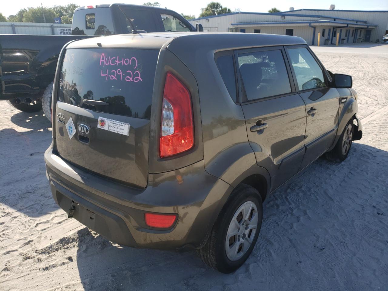 Photo 4 from auction – 2013 KIA SOUL with VIN KNDJT2A53D7540960