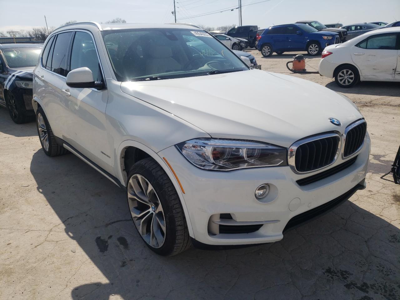 BMW X5 SDRIVE3 2015 with VIN 5UXKR2C56F0H38445 - Photo from auction