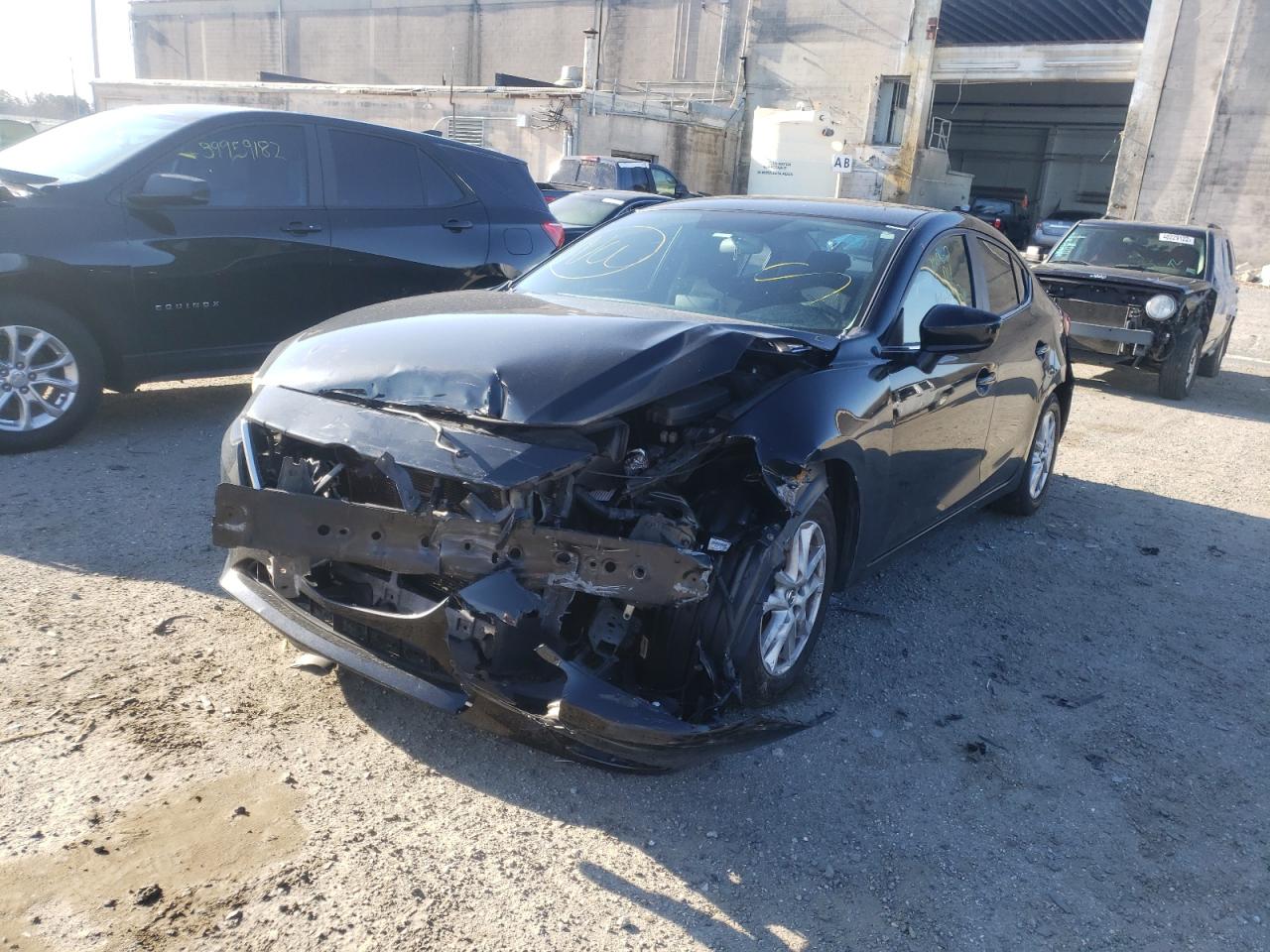 Photo 2 from auction – 2014 MAZDA 3 TOURING with VIN JM1BM1V7XE1167752