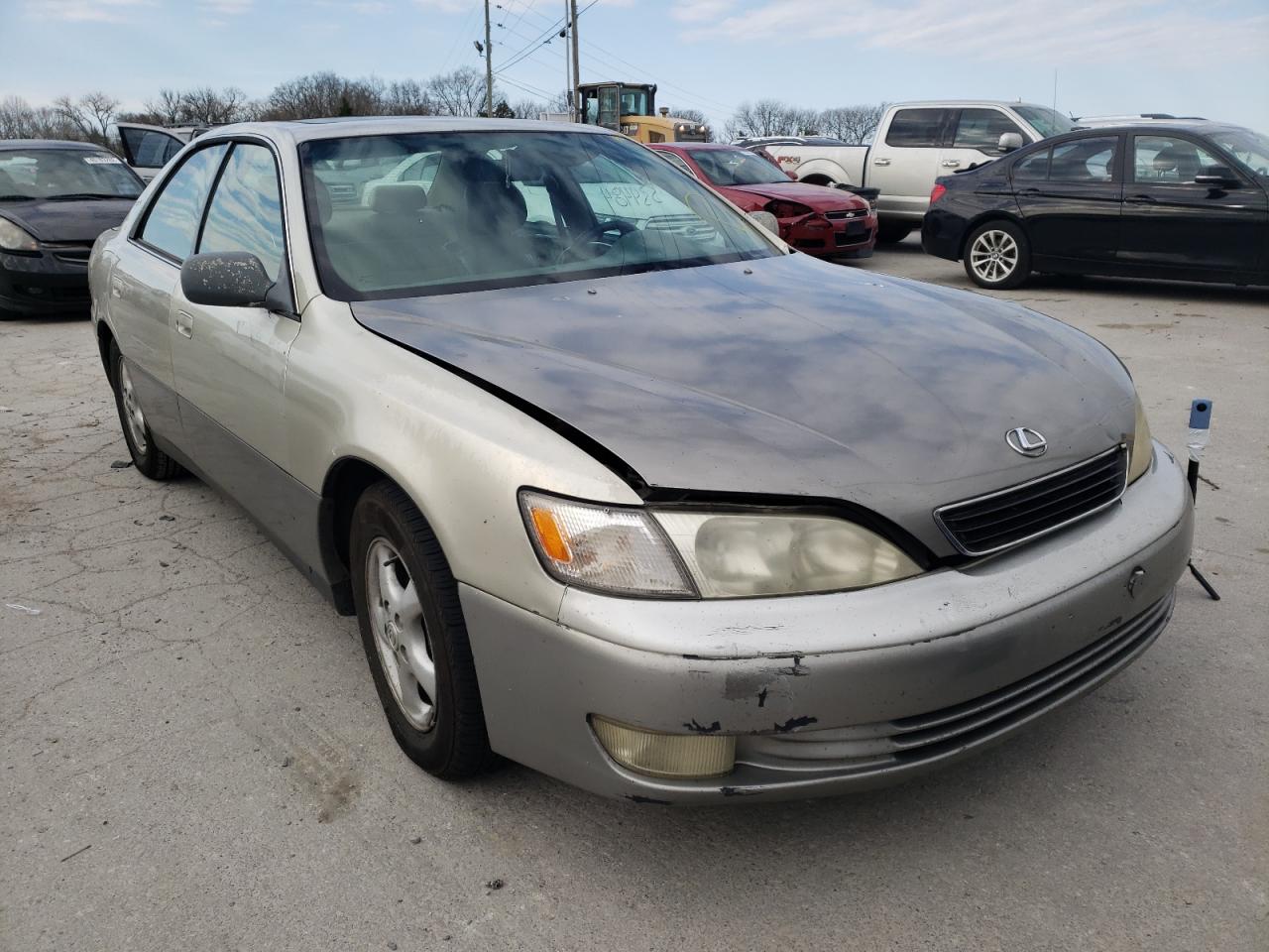 LEXUS ES 300 1998 with VIN JT8BF28G5W5015706 - Photo from auction