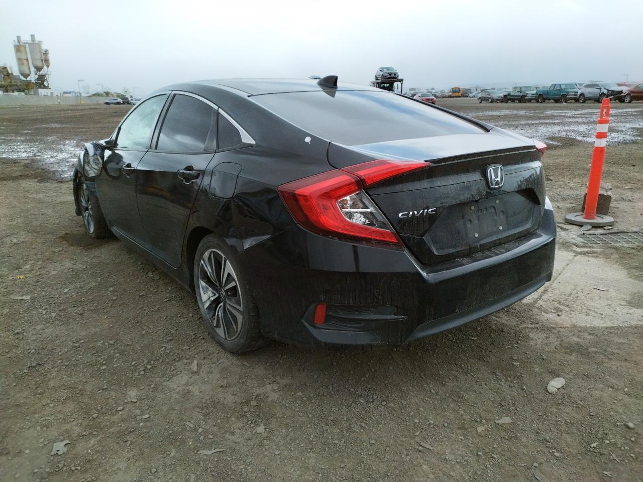 Photo 3 from auction – 2017 HONDA CIVIC EX with VIN 2HGFC1F31HH646259