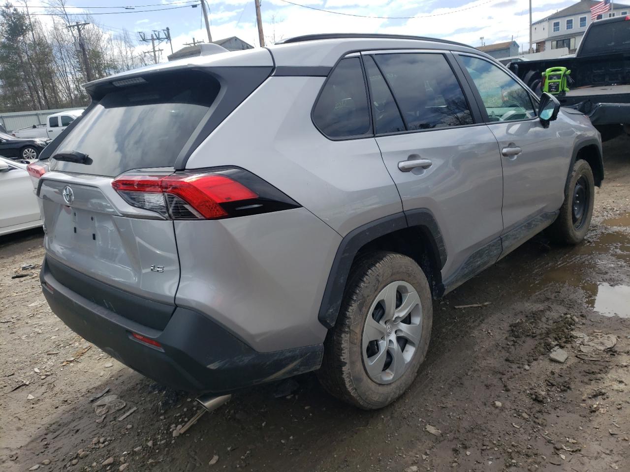 Photo 4 from auction – 2021 TOYOTA RAV4 LE with VIN 2T3H1RFV3MW152217