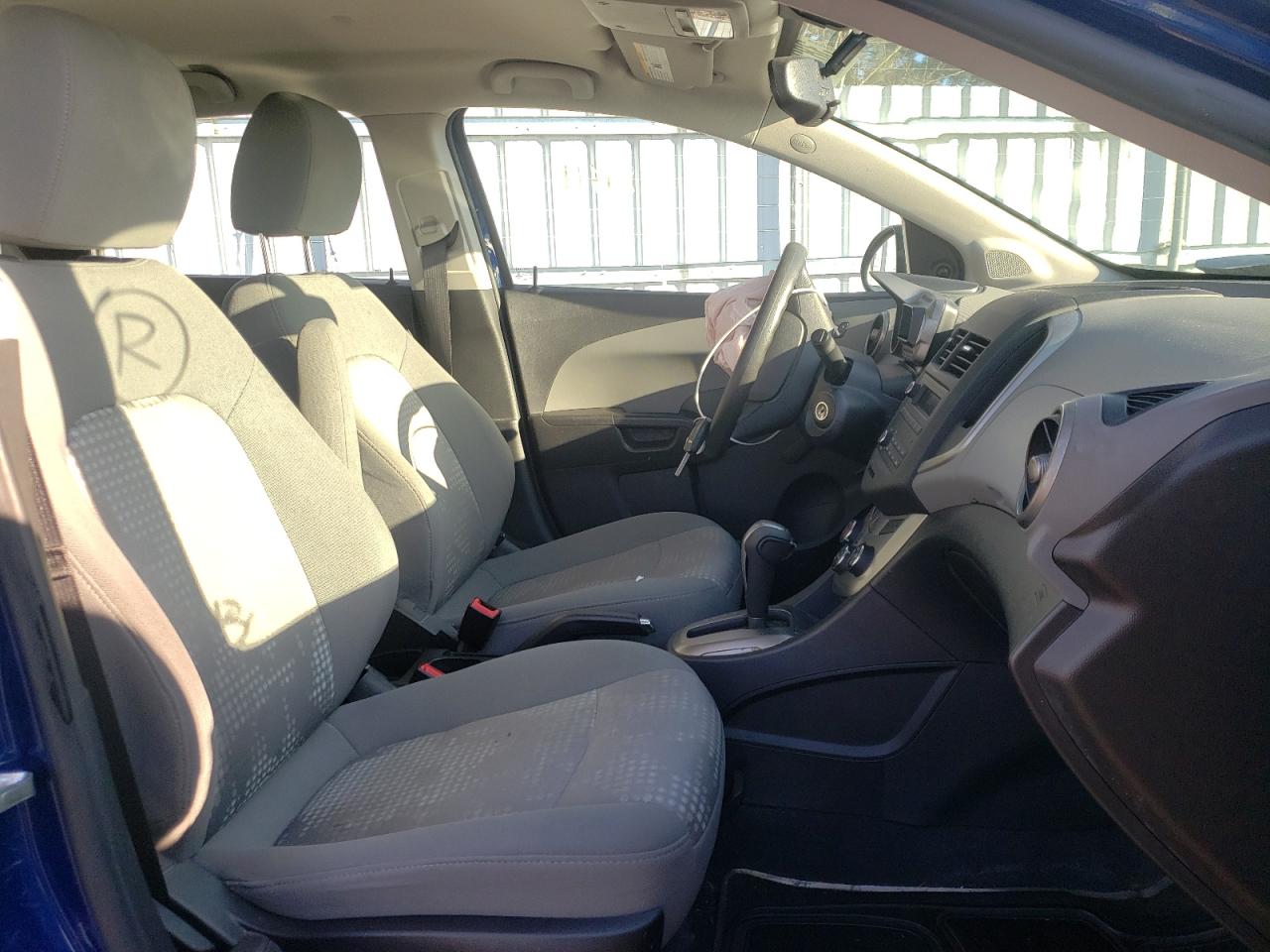 Photo 5 from auction – 2014 CHEVROLET SONIC LS with VIN 1G1JA6EH6E4200327