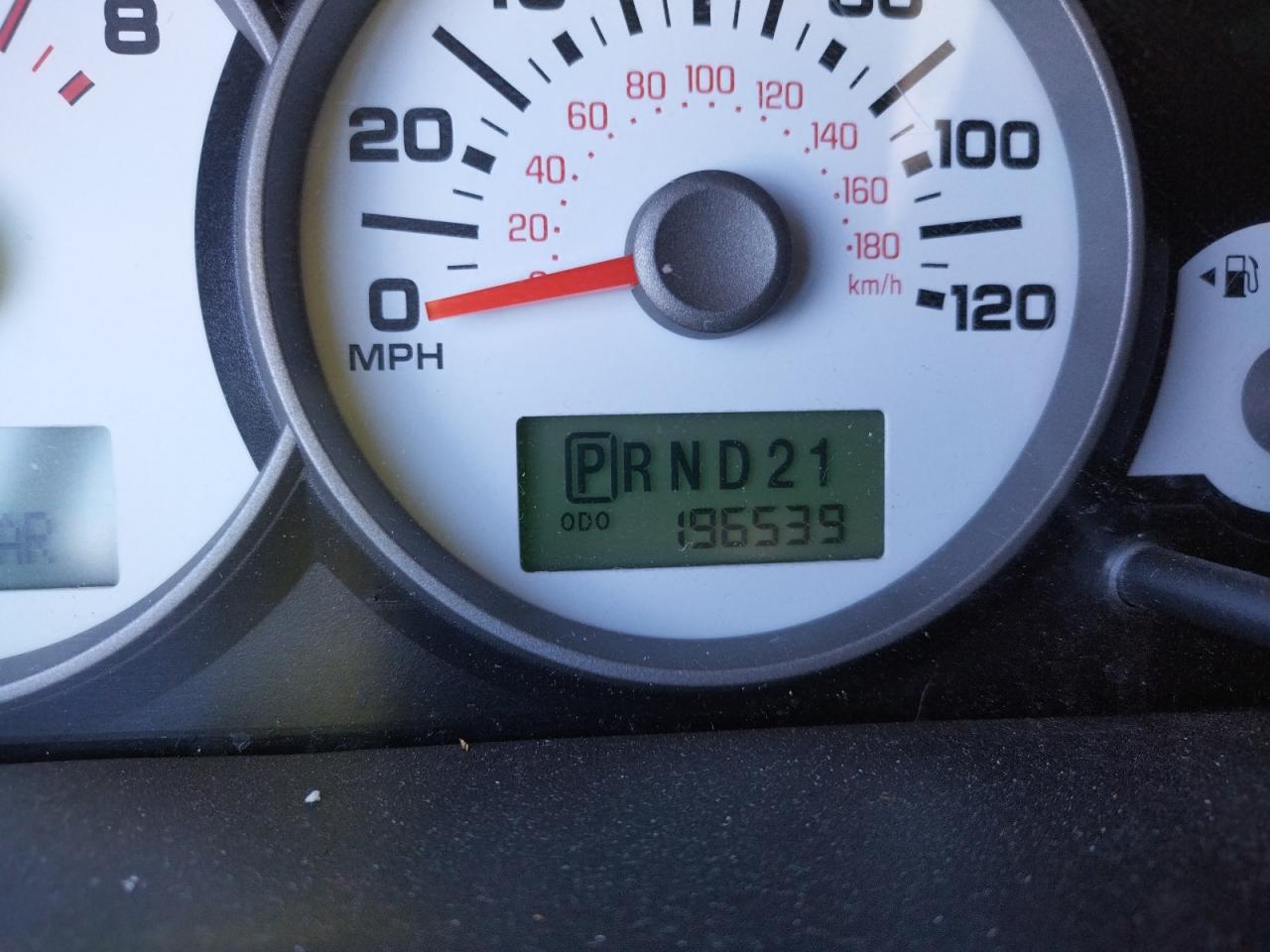 Photo 8 from auction – 2005 FORD ESCAPE LIM with VIN 1FMCU04115KD12680