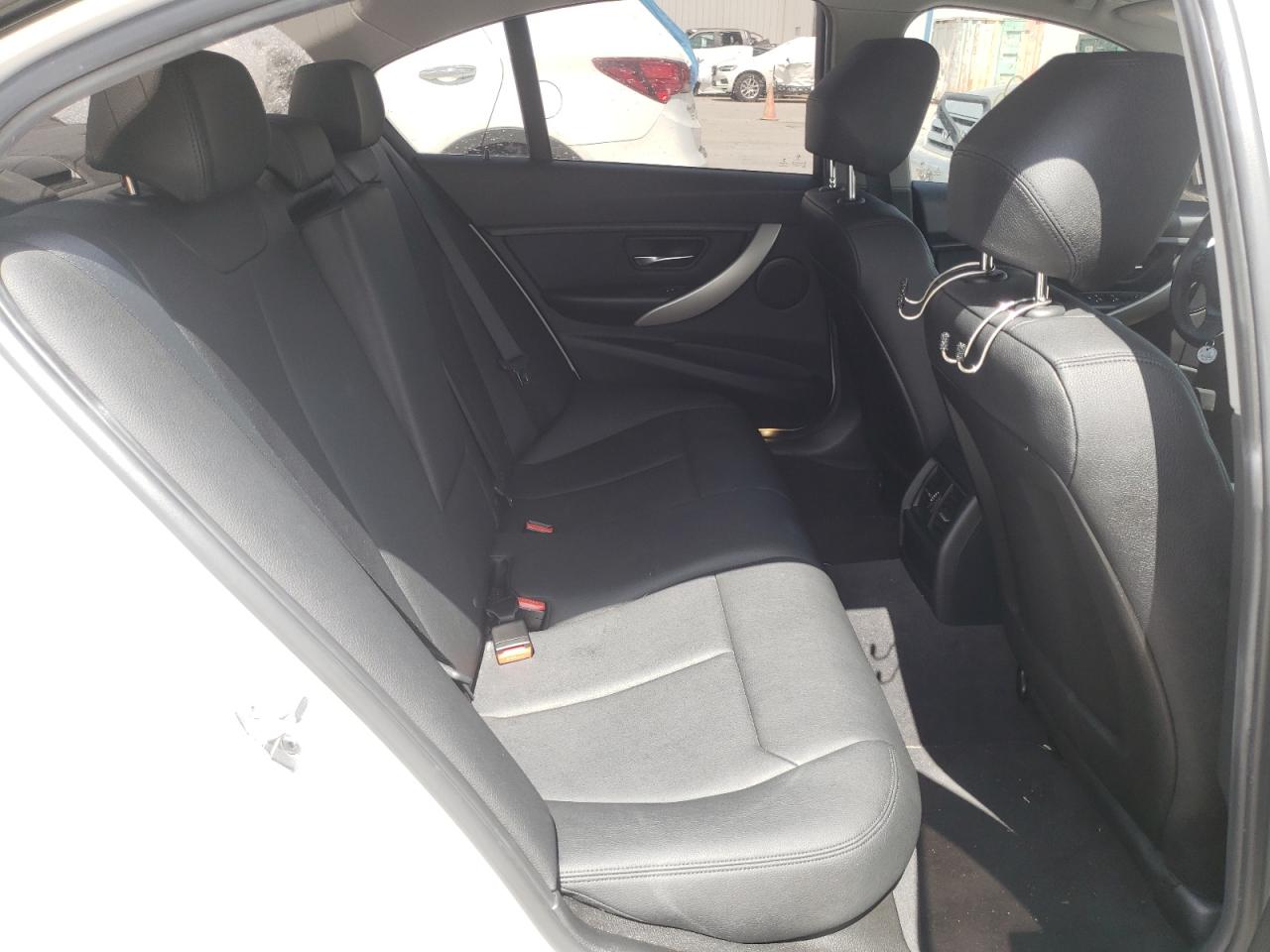 Photo 6 from auction – 2016 BMW 320 I with VIN WBA8E1G50GNU11646