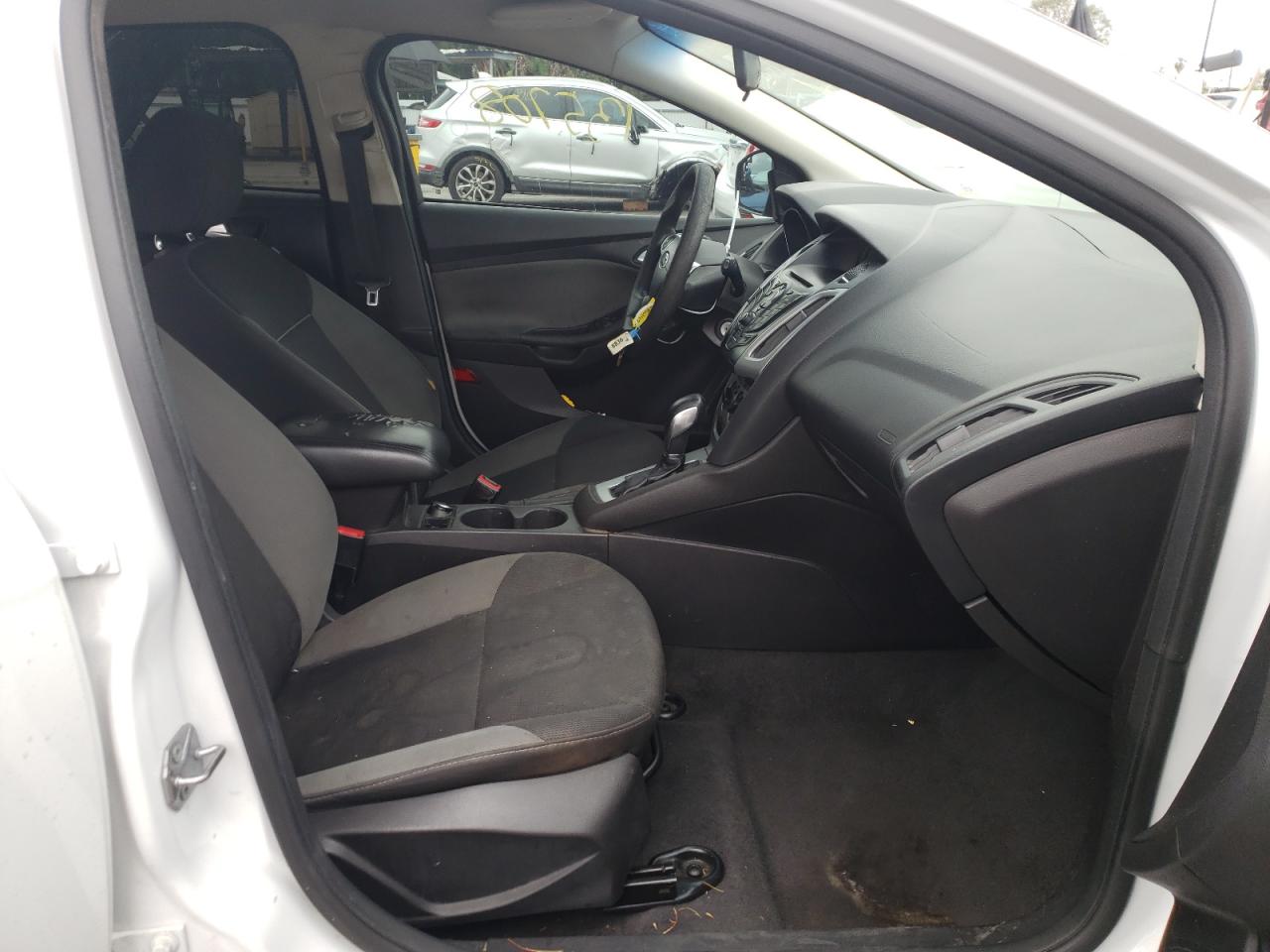 صورة رقم 5 من المزاد - 2014 FORD FOCUS SE مع VIN 1FADP3K23EL322916