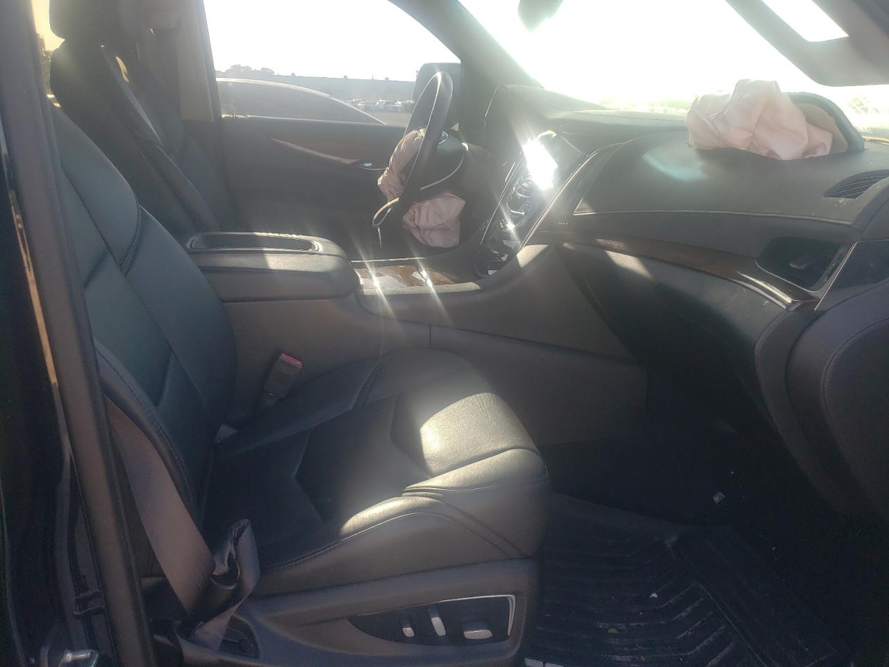 Photo 5 from auction – 2016 CADILLAC ESCALADE P with VIN 1GYS3CKJ4GR330330