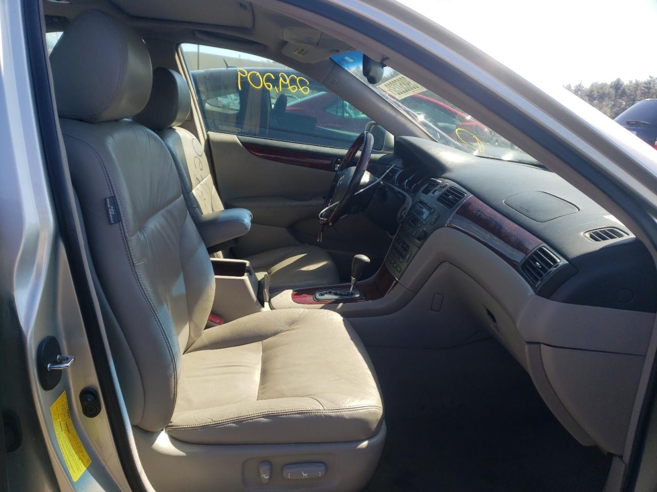 Photo 5 from auction – 2004 LEXUS ES 330 with VIN JTHBA30G540002819